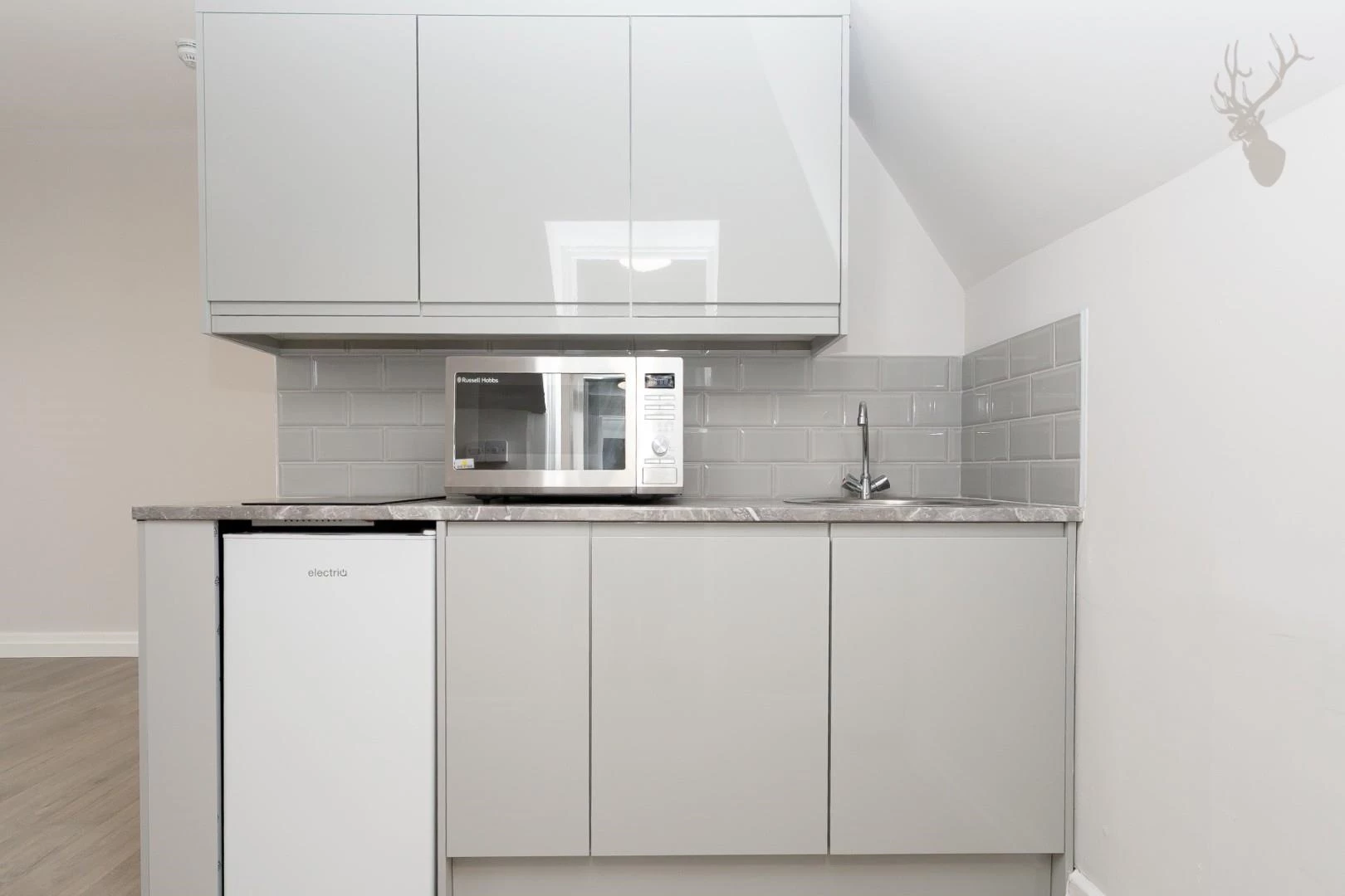 Hillside Crescent (86).jpg