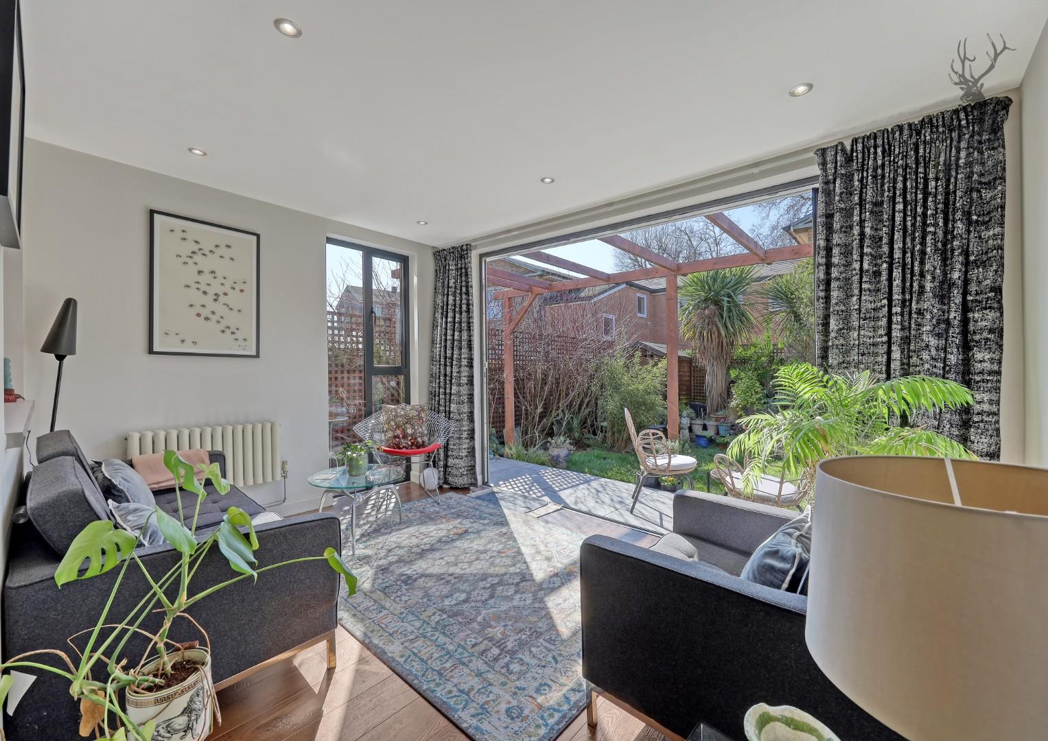 Similar Property: House in Stepney Green