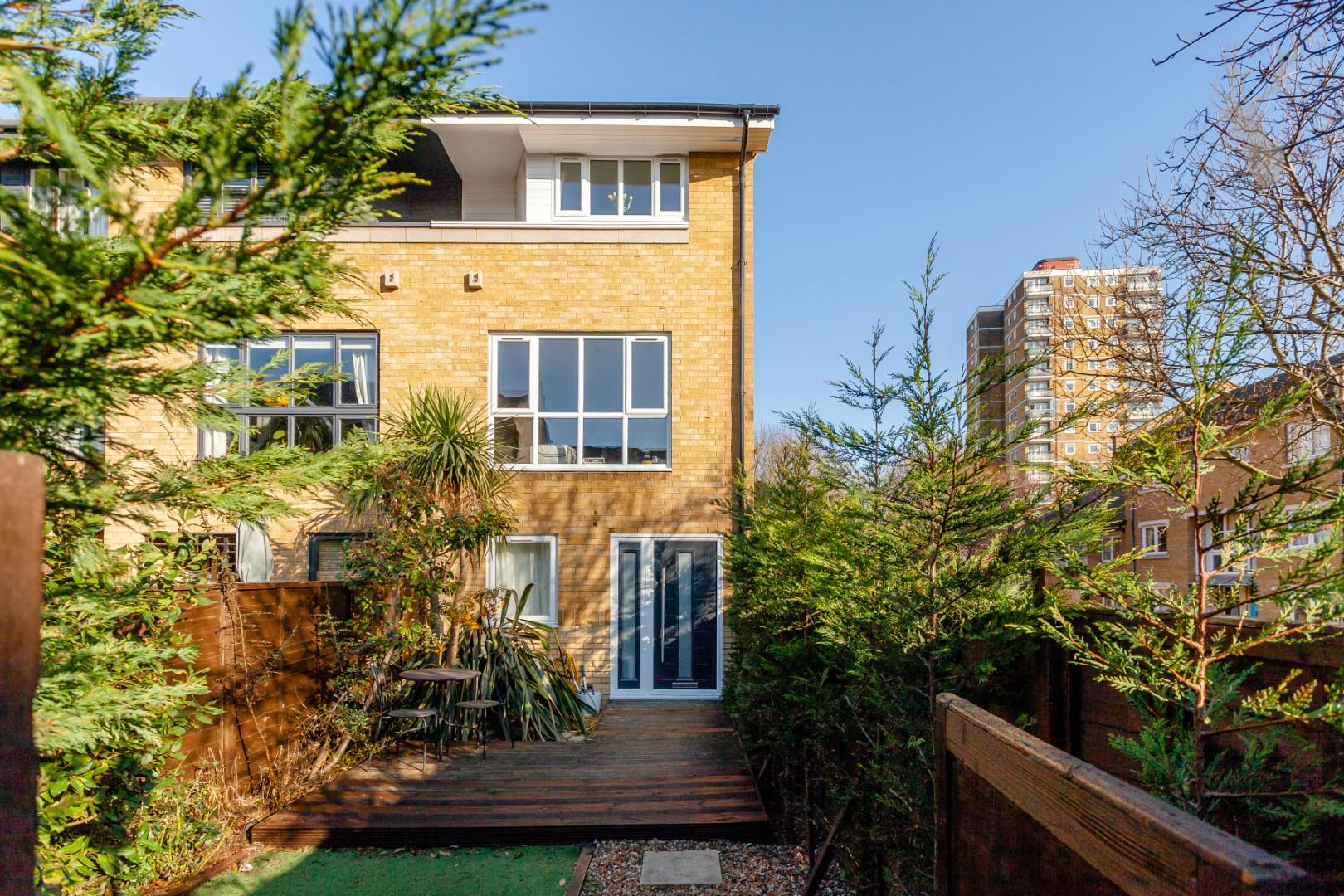 Similar Property: House - Townhouse in Bow