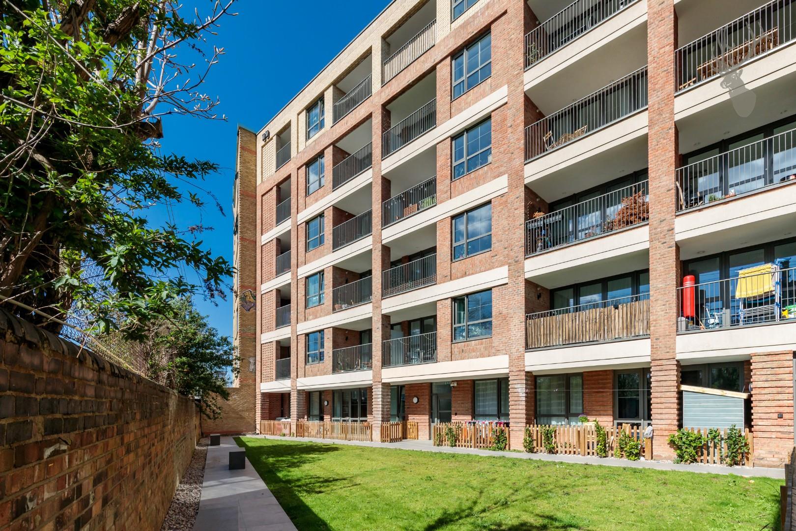 Similar Property: Flat/Apartment in Bow