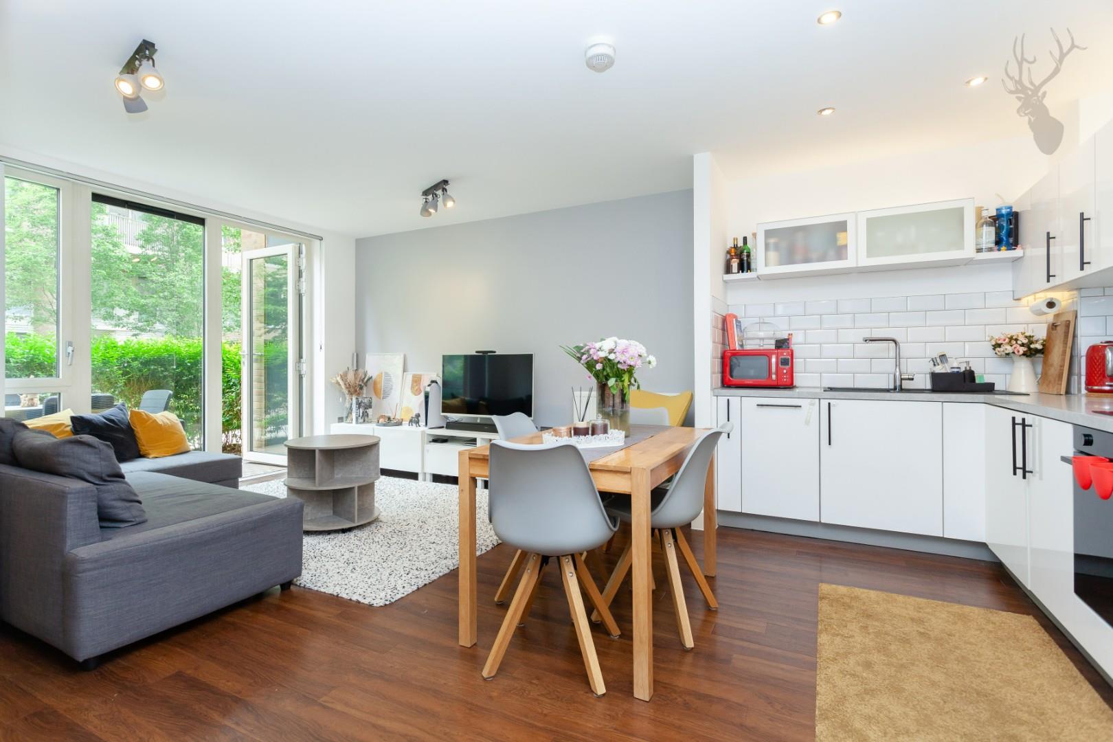 Property For Sale Oxley Square, Bow, E3 2 Bedroom Apartment Garden