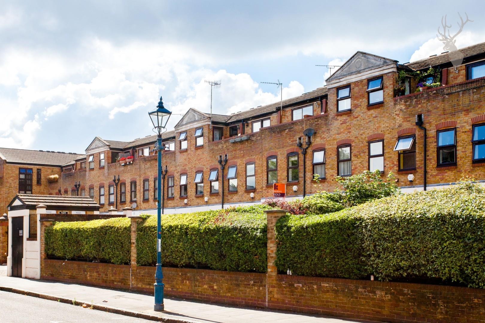 Similar Property: House - Townhouse in Bow