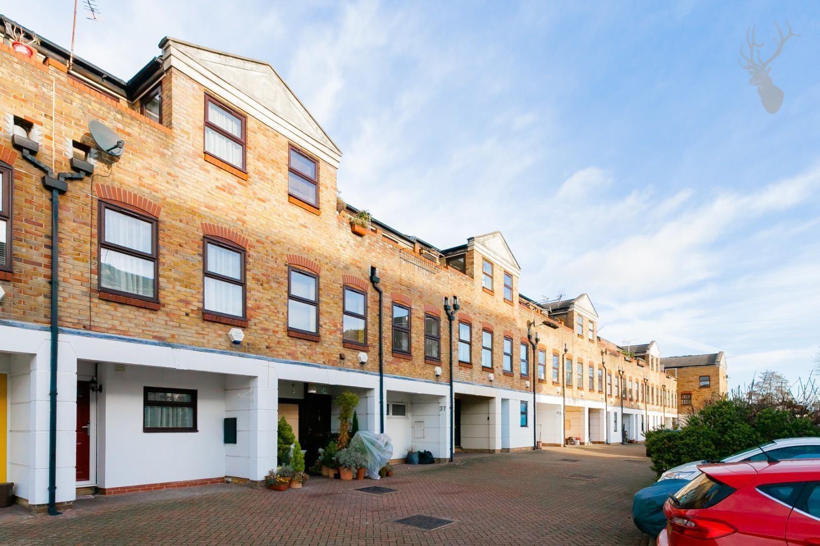 Property For Sale Malmesbury Road, Bow, E3 2 Bedroom House