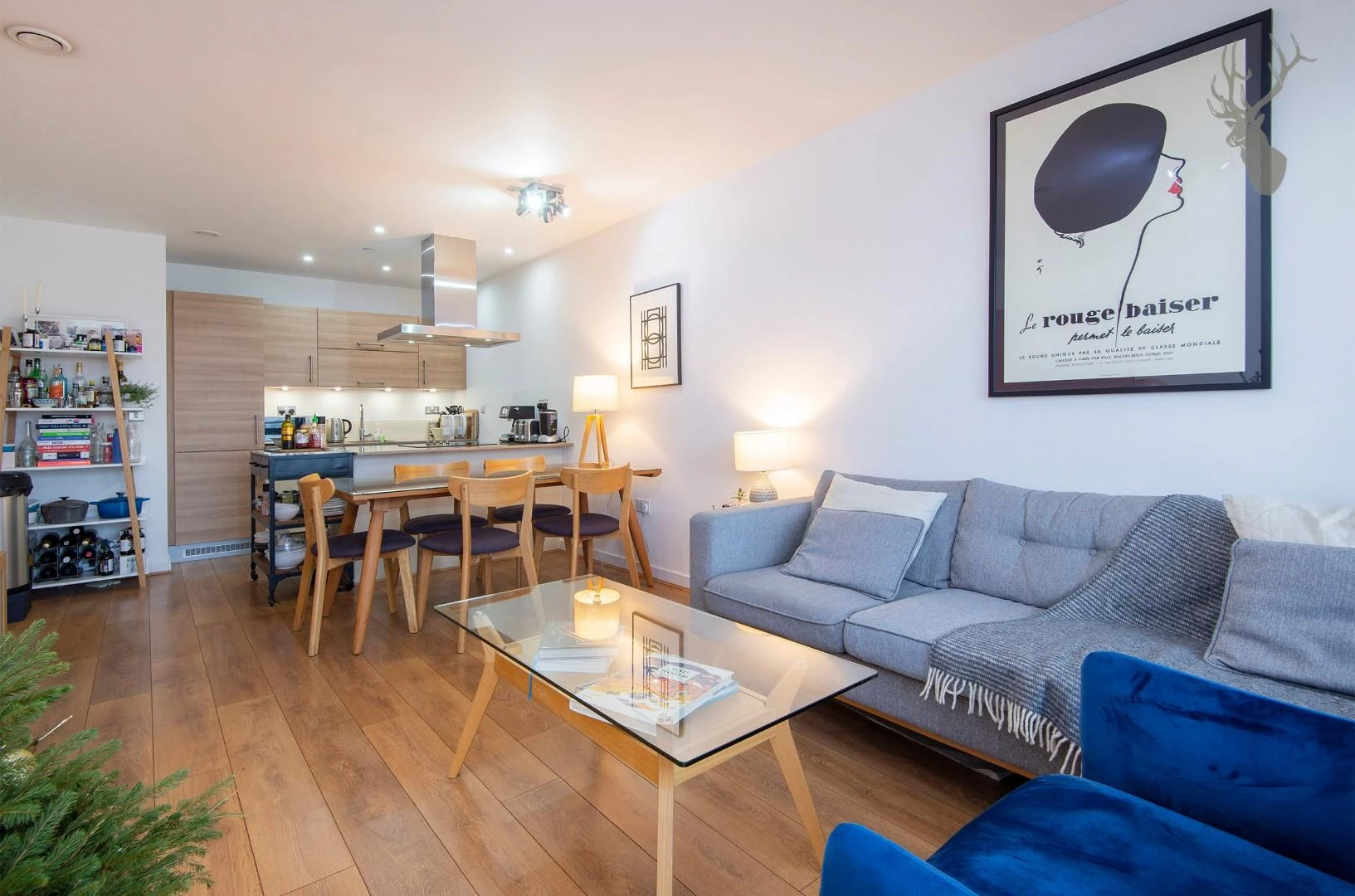 57 Yeoman Court E14 RECEPTION img 2.jpg