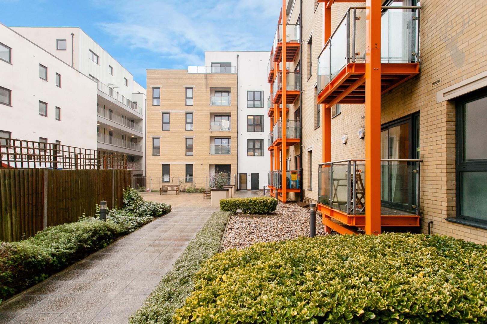 Similar Property: Flat - Purpose Built in Bow
