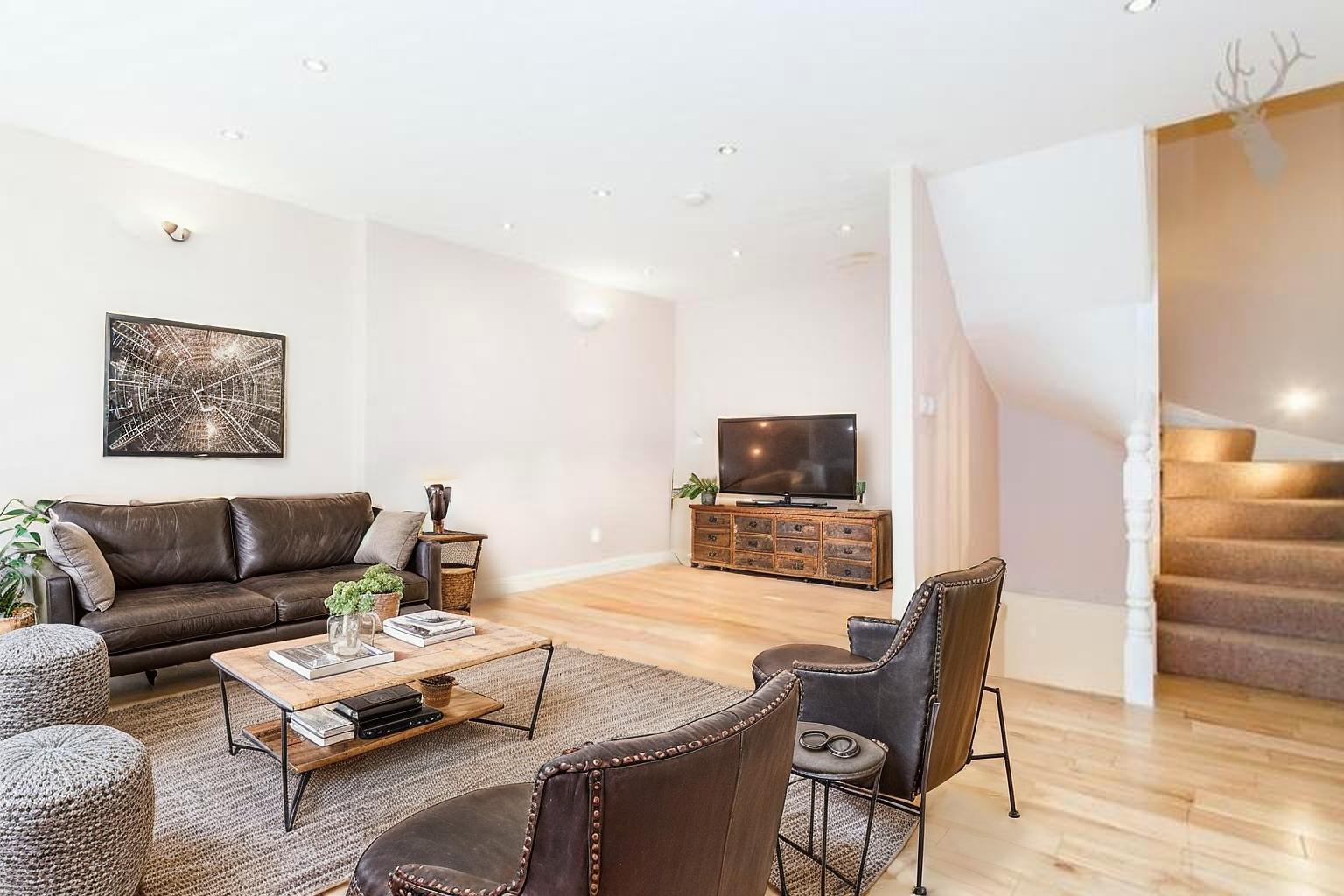 Similar Property: House - Townhouse in Bethnal Green