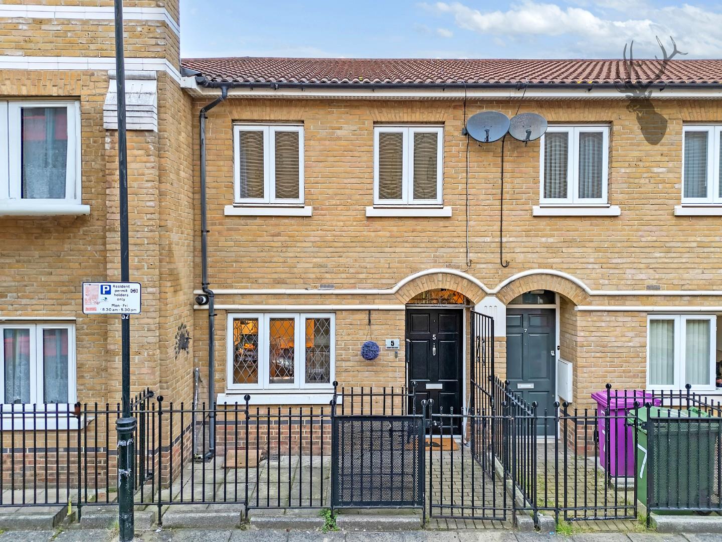 Similar Property: House - Terraced in Limehouse