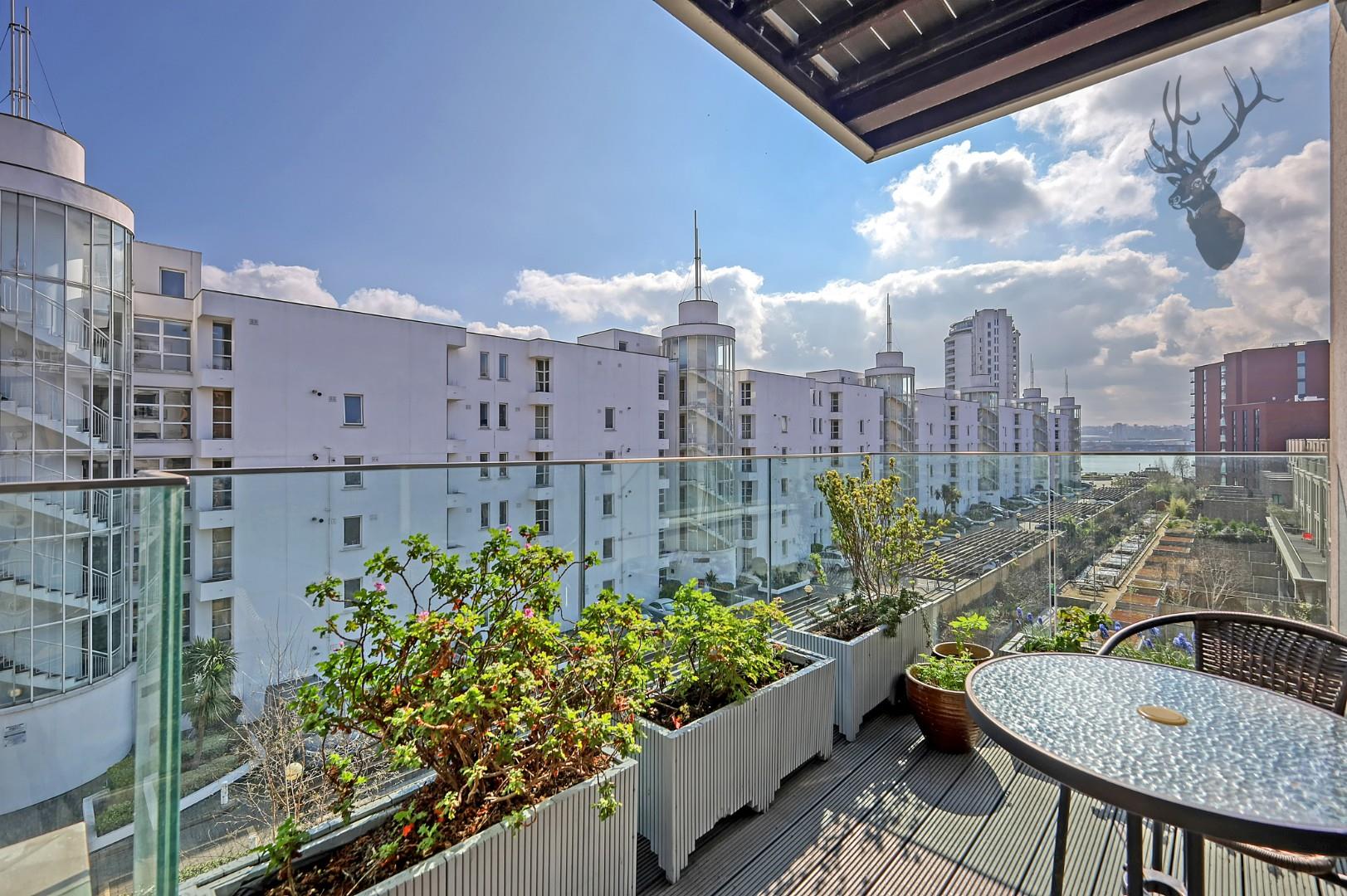 Similar Property: Flat - Purpose Built in 
