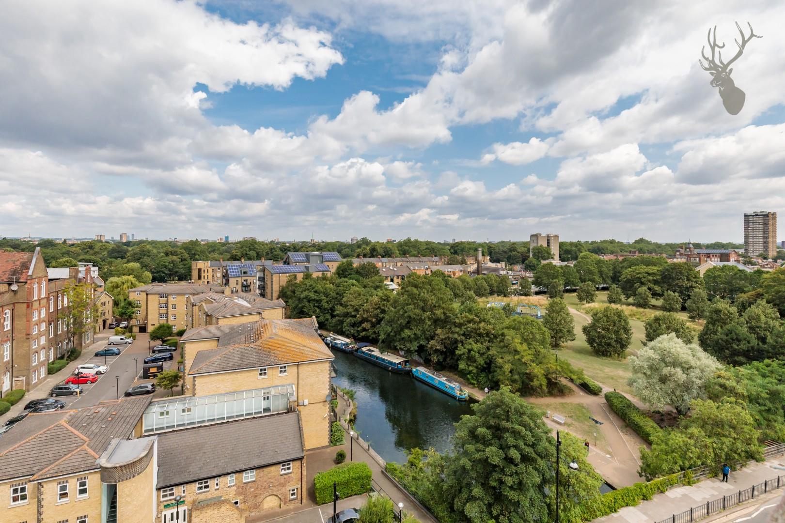 Similar Property: Apartment in Bethnal Green