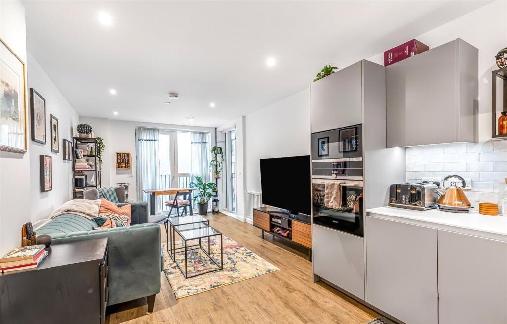 Ratcliffe Cross Street Limehouse London E1