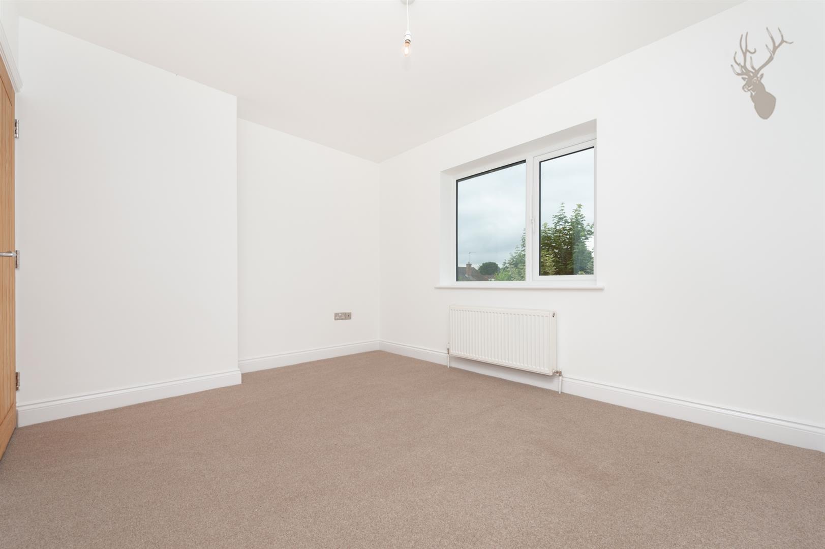 Property To Rent Graylands, Theydon Bois, CM16 3 Bedroom House