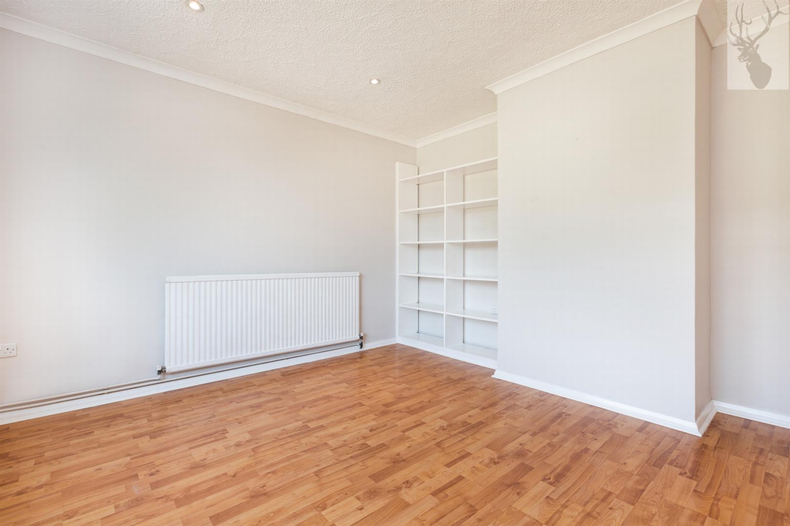 Property To Rent Willingale Road, Debden, IG10 2 Bedroom House End