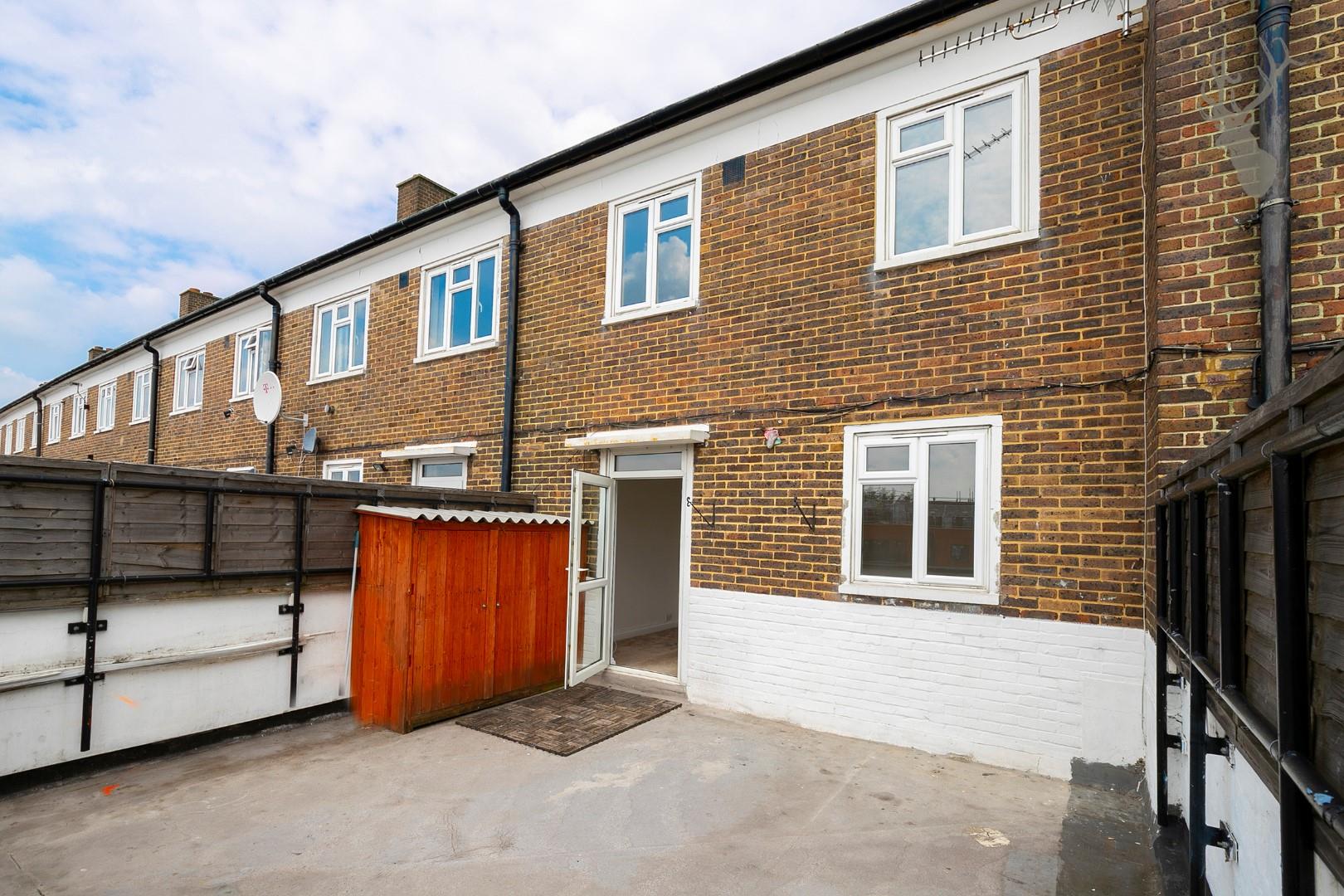 Property For Sale The Broadway, Debden, IG10 4 Bedroom Flat through