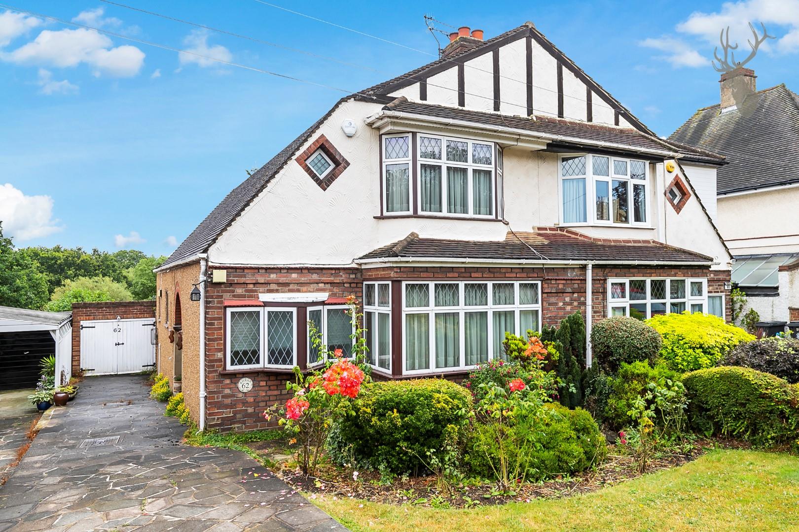 Property For Sale Forest Drive, Theydon Bois, CM16 2 Bedroom House