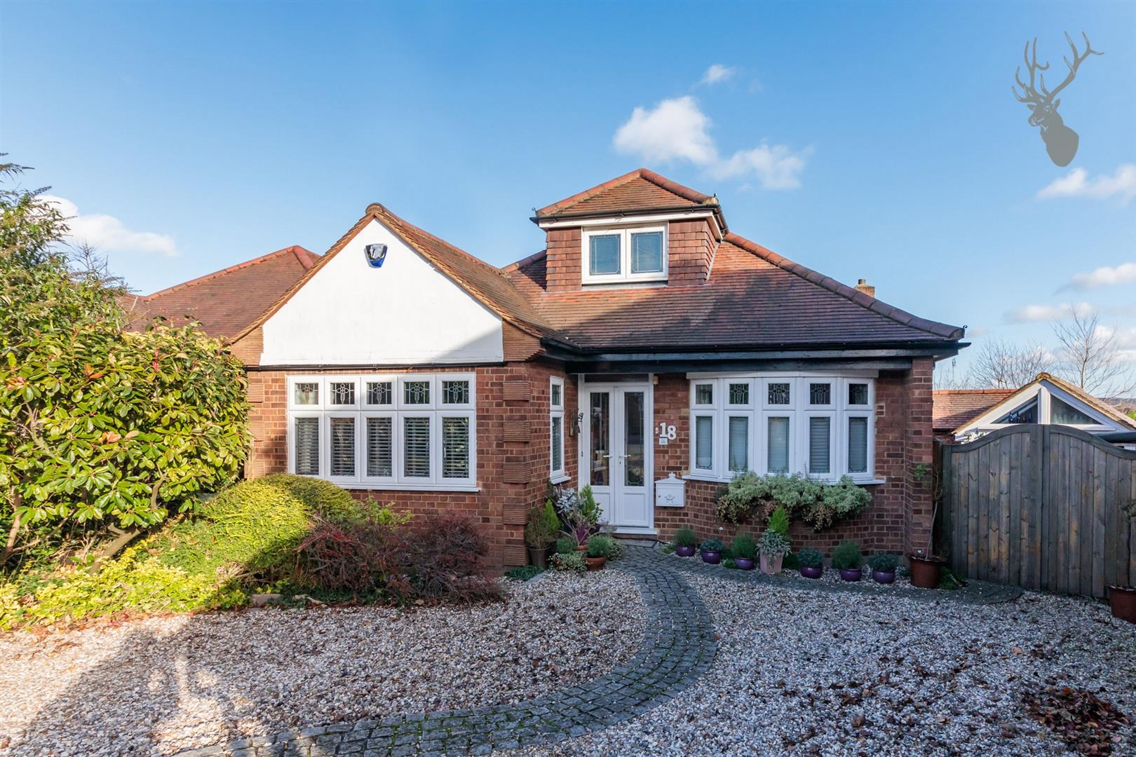 Property For Sale Stewards Close, Epping, CM16 3 Bedroom House