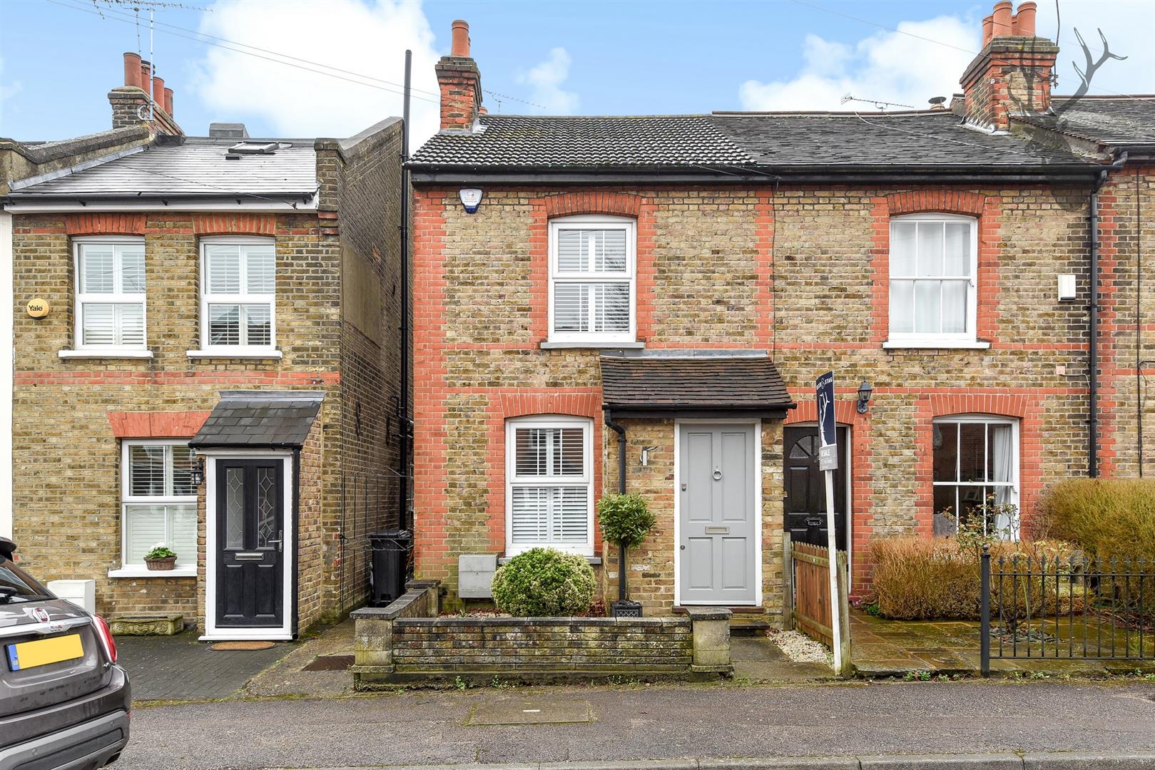 Property For Sale Woburn Avenue, Theydon Bois, CM16 2 Bedroom House