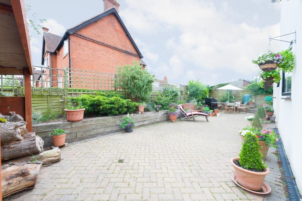 Property For Sale Lindsey Street, Epping, CM16 3 Bedroom House