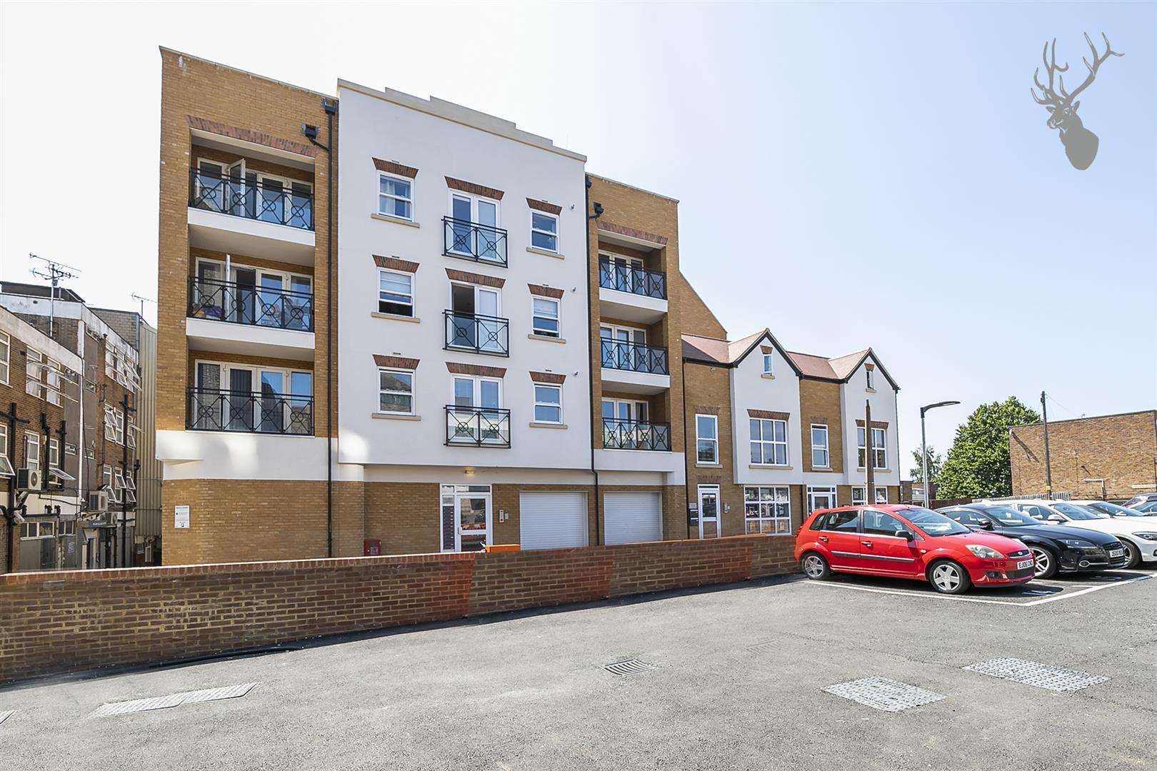 Similar Property: Flat in Brentwood