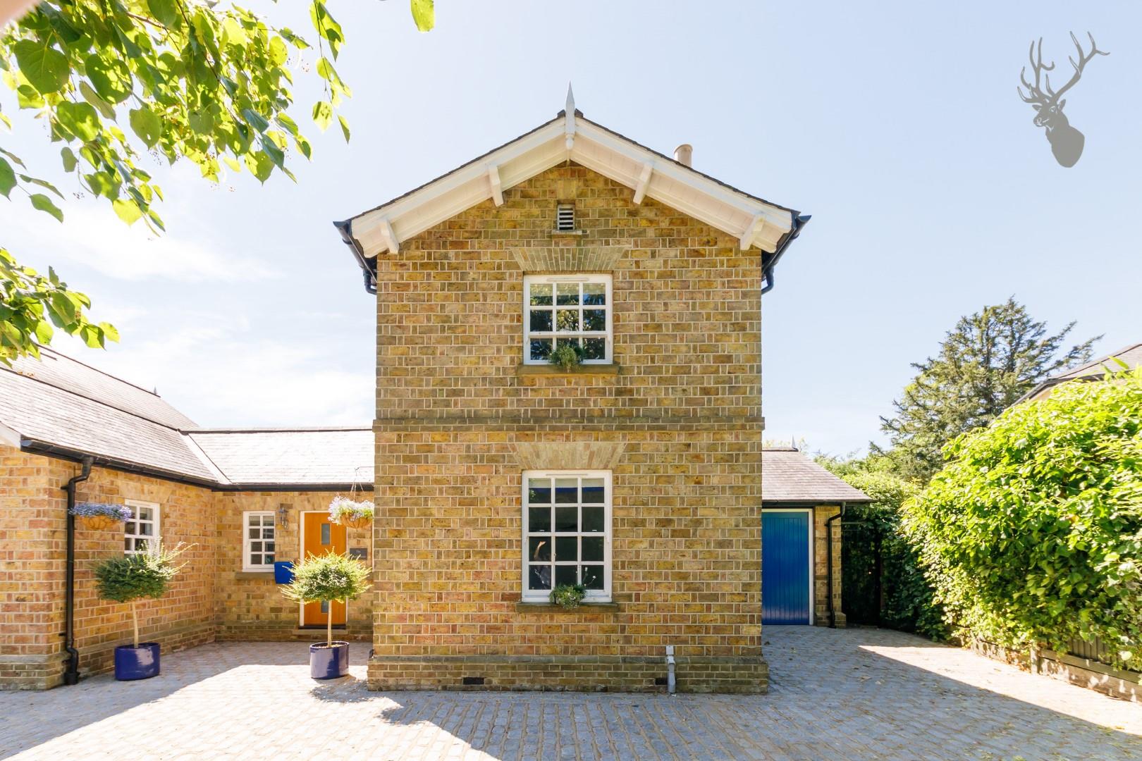 Property For Sale Abridge Road, Theydon Bois, CM16 3 Bedroom House