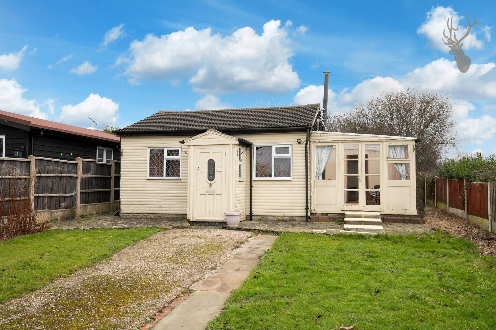 Property For Sale Curtis Mill Lane, Stapleford Abbotts, RM4 2 Bedroom