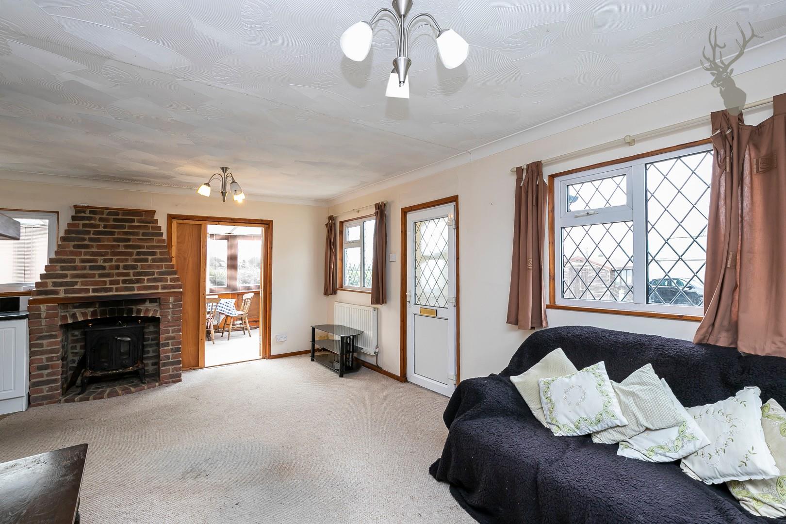 Property For Sale Curtis Mill Lane, Stapleford Abbotts, RM4 2 Bedroom