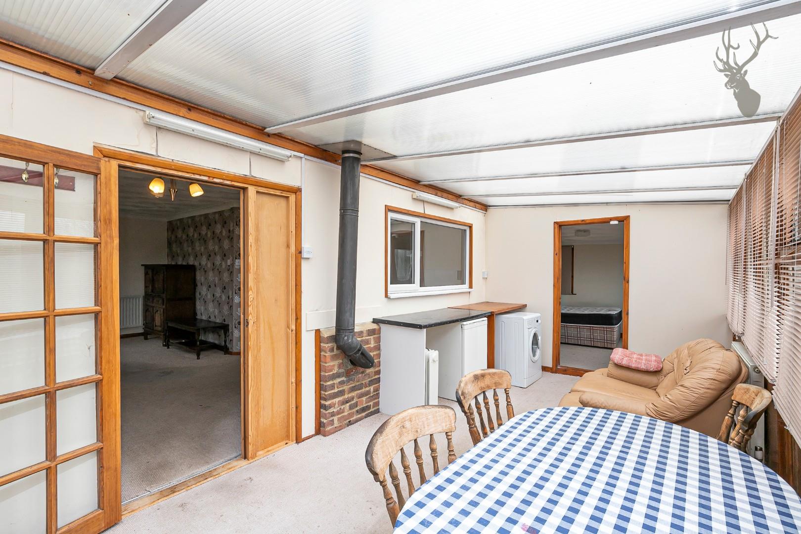 Property For Sale Curtis Mill Lane, Stapleford Abbotts, RM4 2 Bedroom