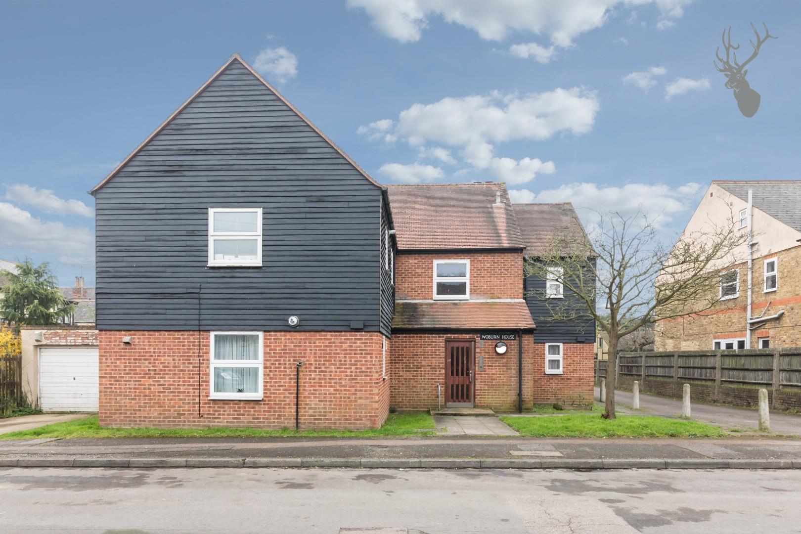 Property For Sale Woburn Avenue, Theydon Bois, CM16 1 Bedroom Studio