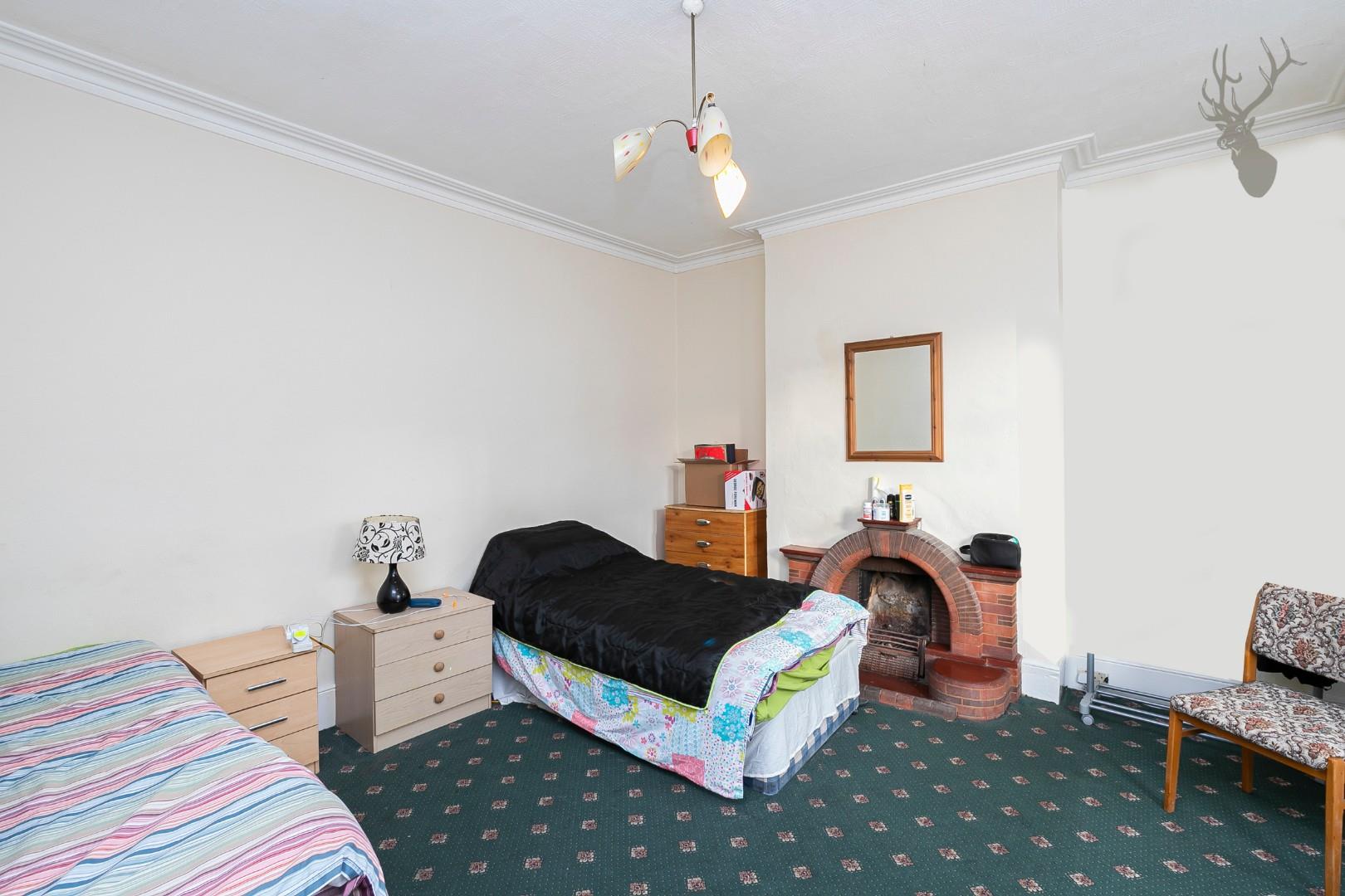 Property For Sale Pembroke Road, Ilford, IG3 3 Bedroom House