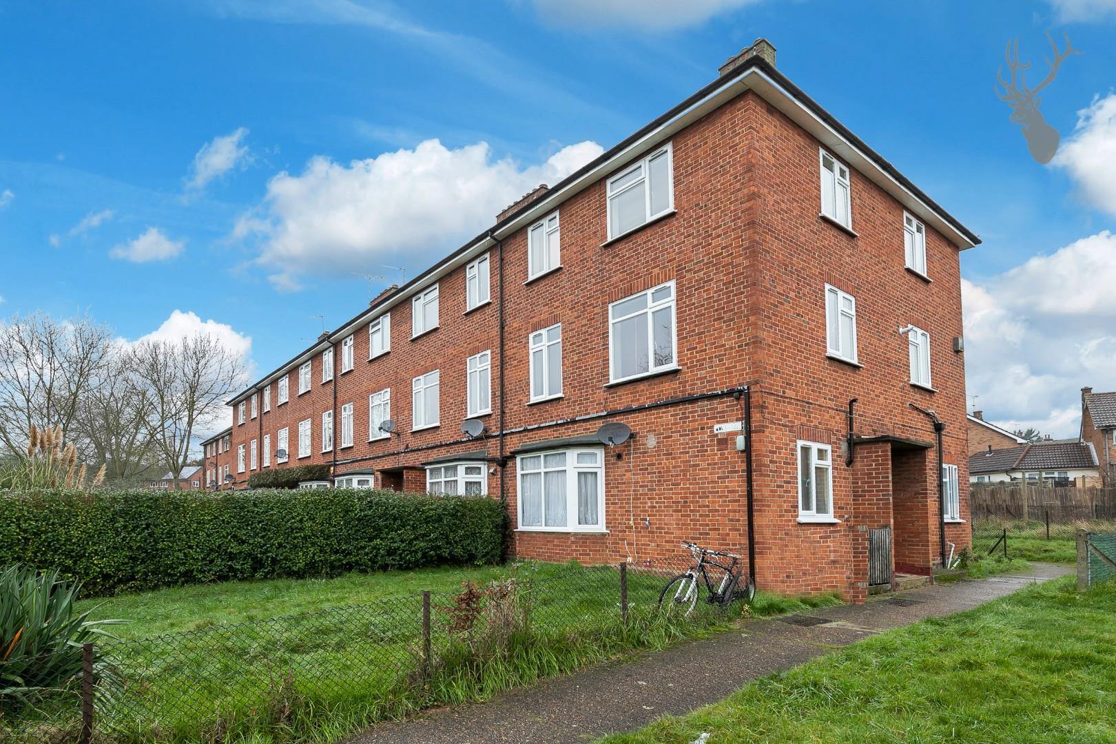 Property For Sale Hillyfields, Loughton, IG10 2 Bedroom