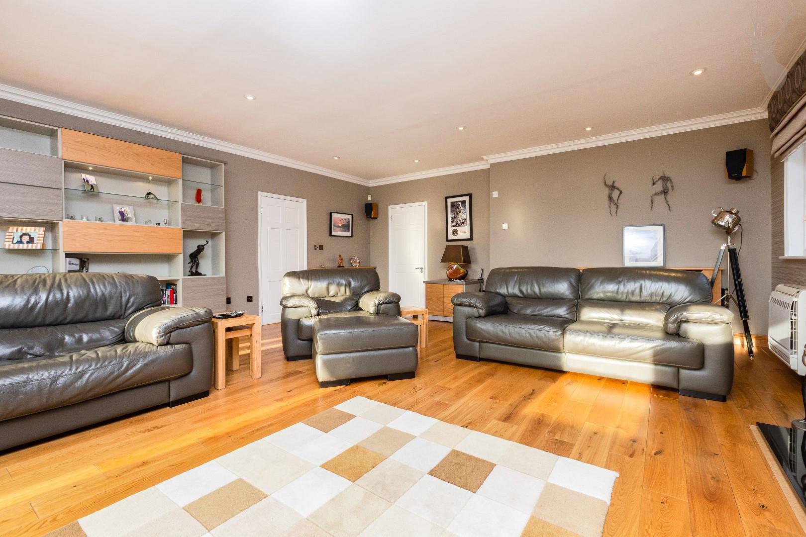 Property For Sale Coopersale Street, Epping, CM16 6 Bedroom House