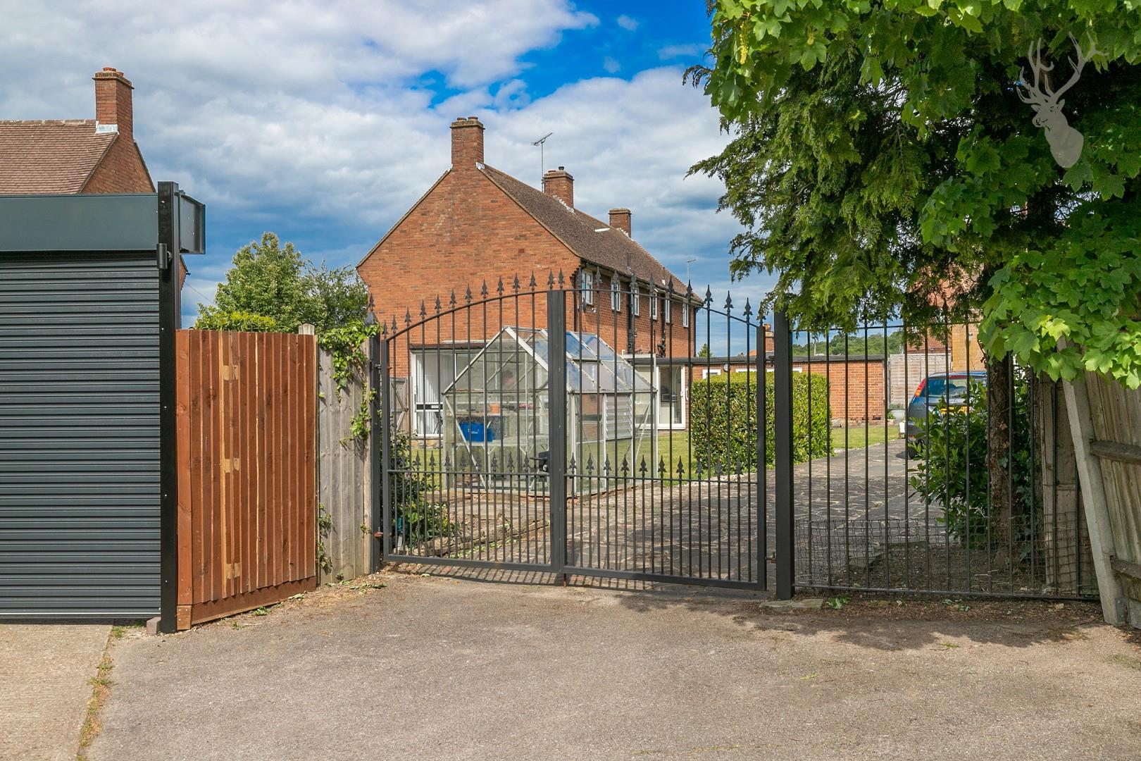 Similar Property: House - Semi-Detached in Abridge