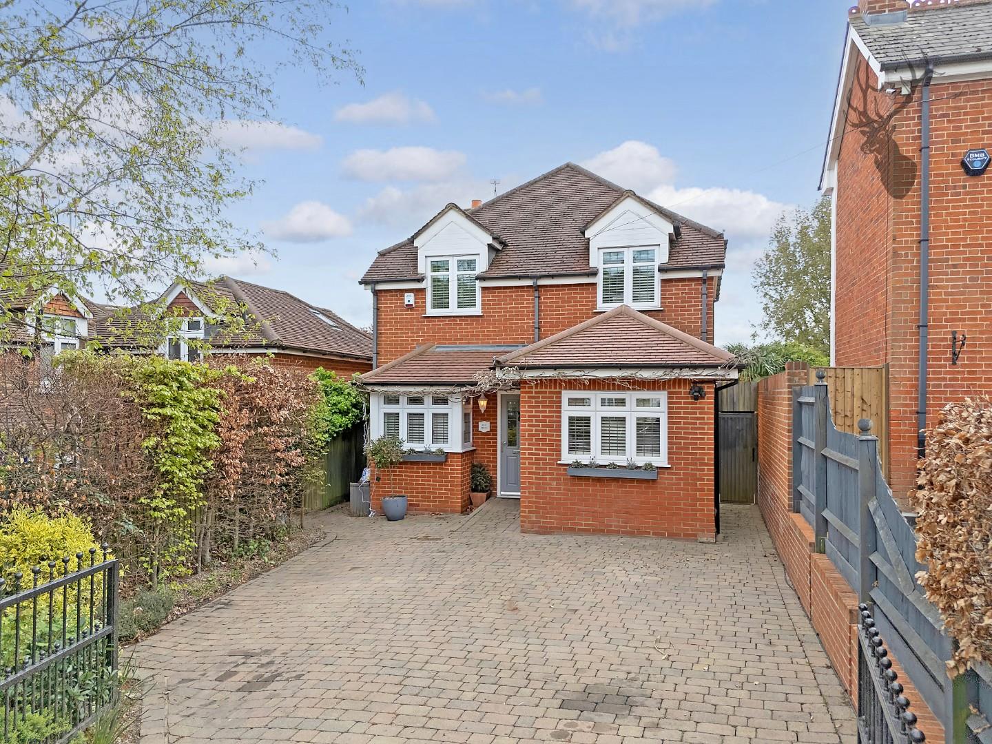 Similar Property: House - Detached in Theydon Bois