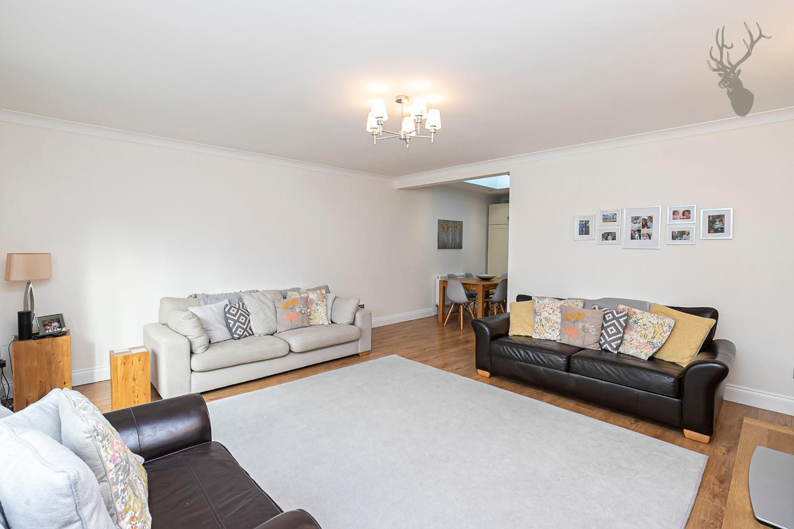 Property For Sale Theydon Park Road, Theydon Bois, CM16 3 Bedroom