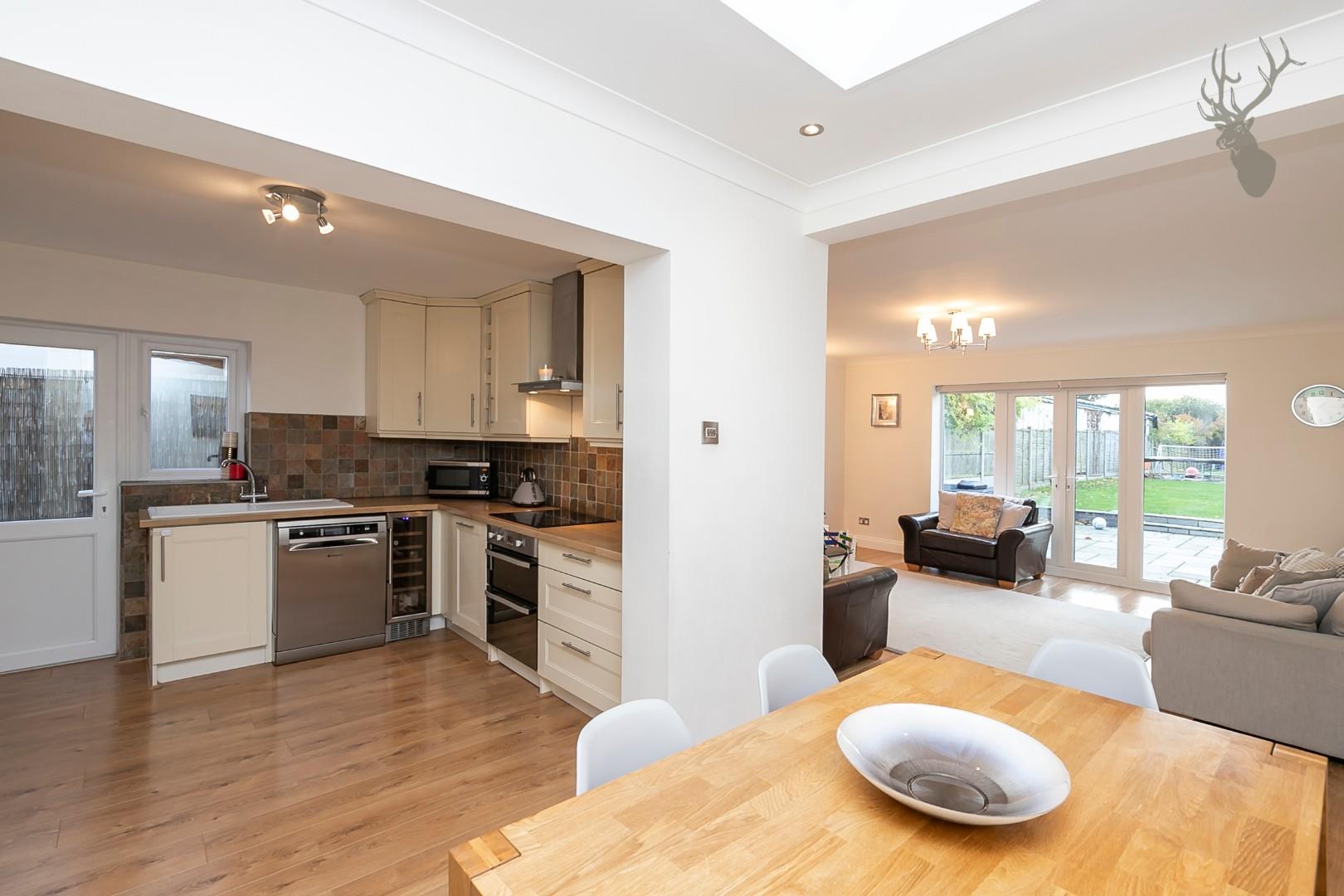 Property For Sale Theydon Park Road, Theydon Bois, CM16 3 Bedroom