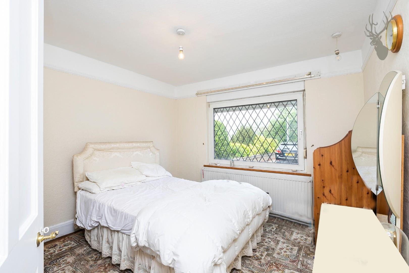 Property For Sale Lindsey Street, Epping, CM16 3 Bedroom Bungalow