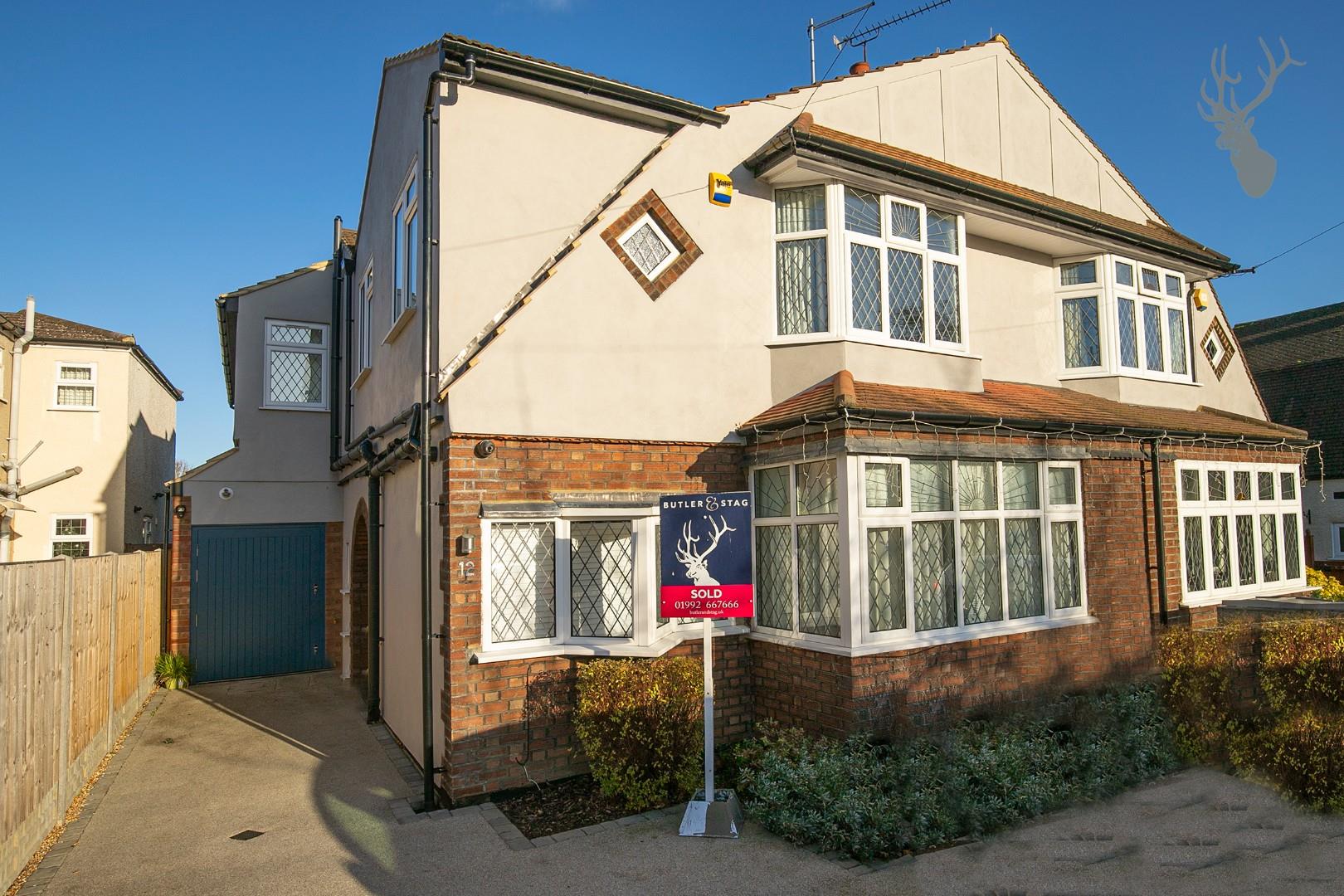 Property For Sale Crescent, Theydon Bois, CM16 4 Bedroom House