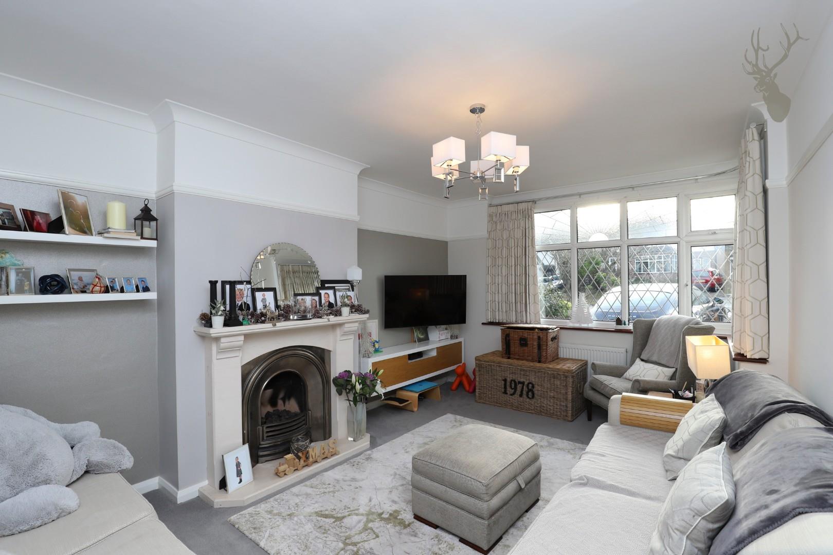 Property For Sale Crescent, Theydon Bois, CM16 4 Bedroom House