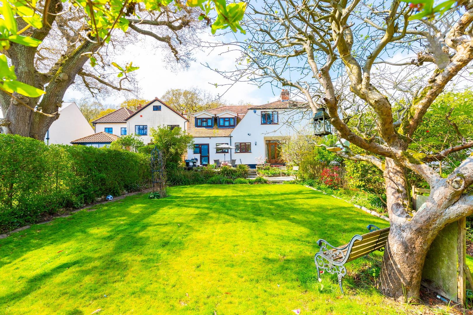 Property For Sale Piercing Hill, Theydon Bois, CM16 4 Bedroom House