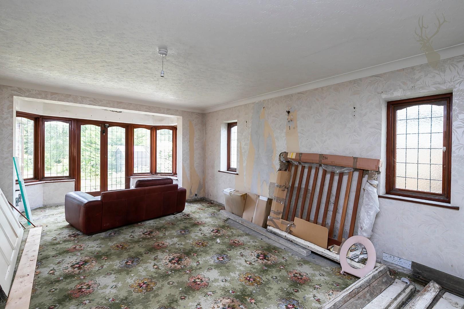 Property For Sale Oak Hill Road, Stapleford Abbotts, RM4 2 Bedroom