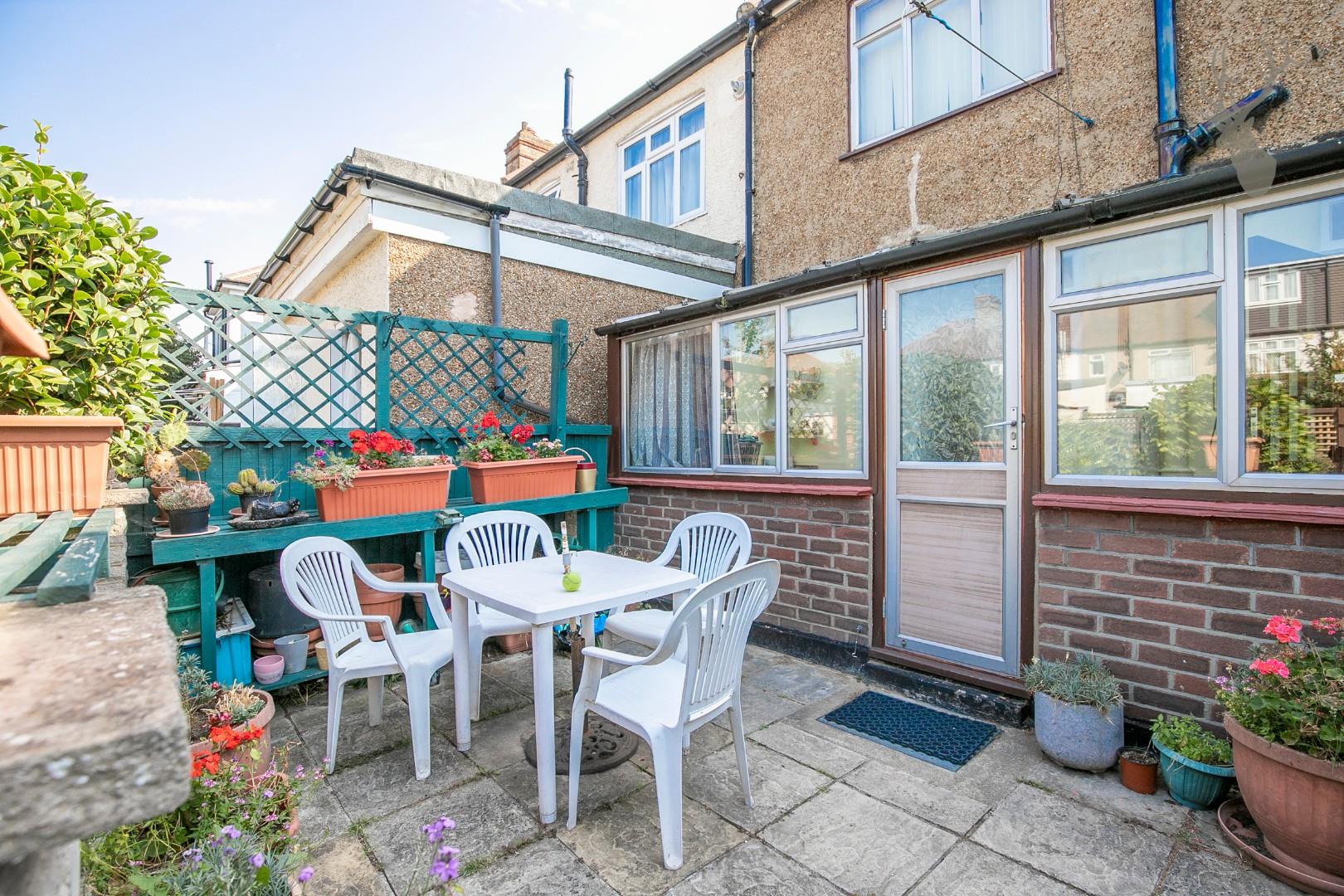 Property For Sale Heybridge Drive, Ilford, IG6 3 Bedroom House