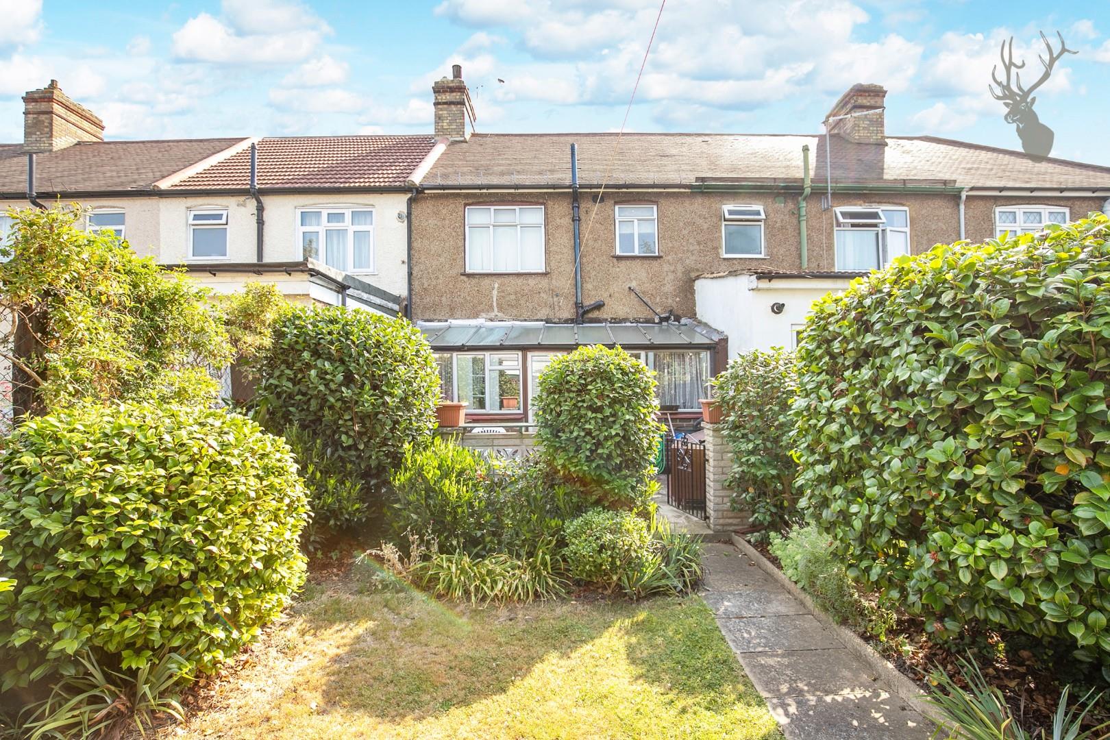 Property For Sale Heybridge Drive, Ilford, IG6 3 Bedroom House