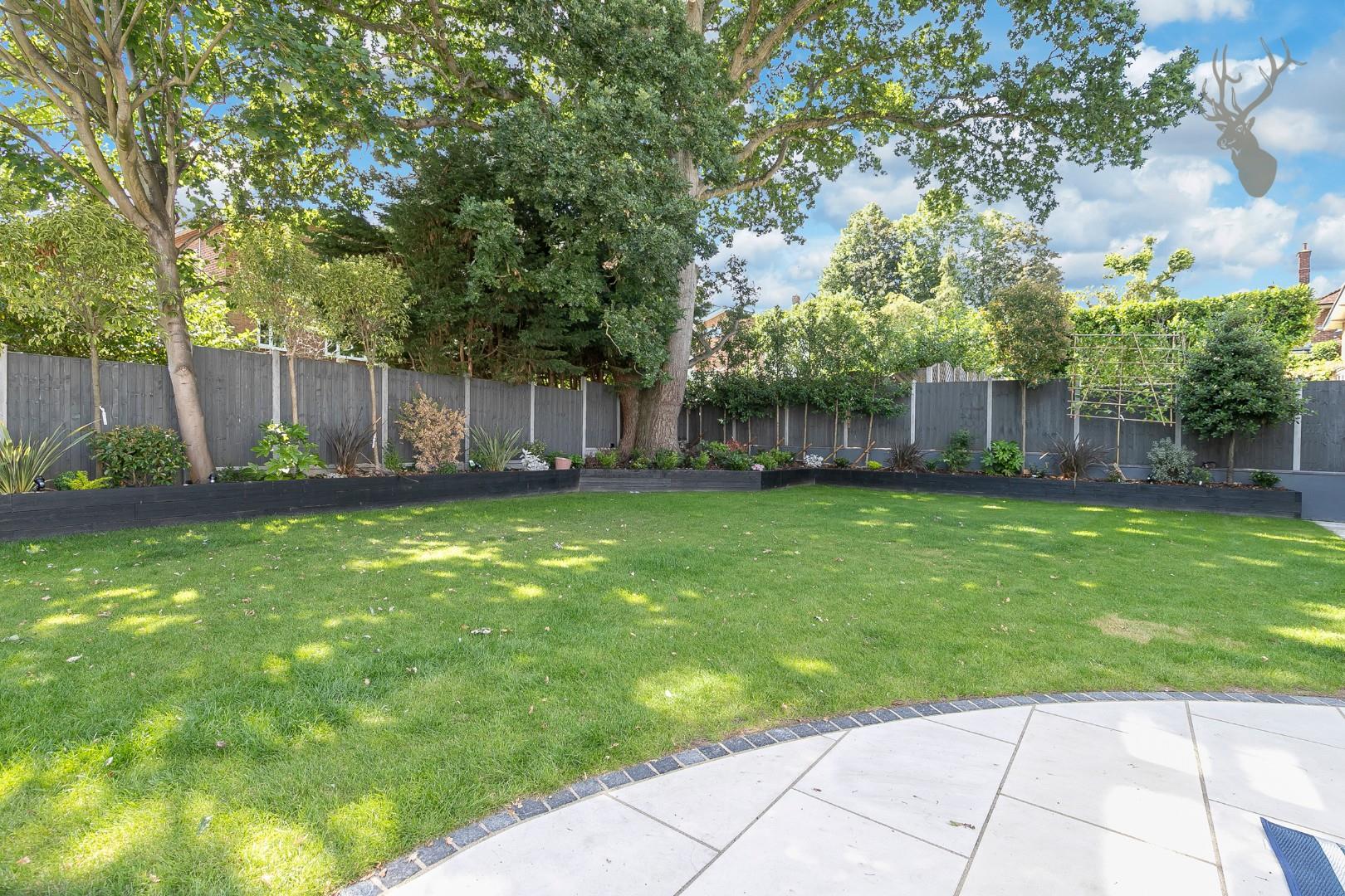 Property For Sale Kendal Avenue, Epping, CM16 6 Bedroom House