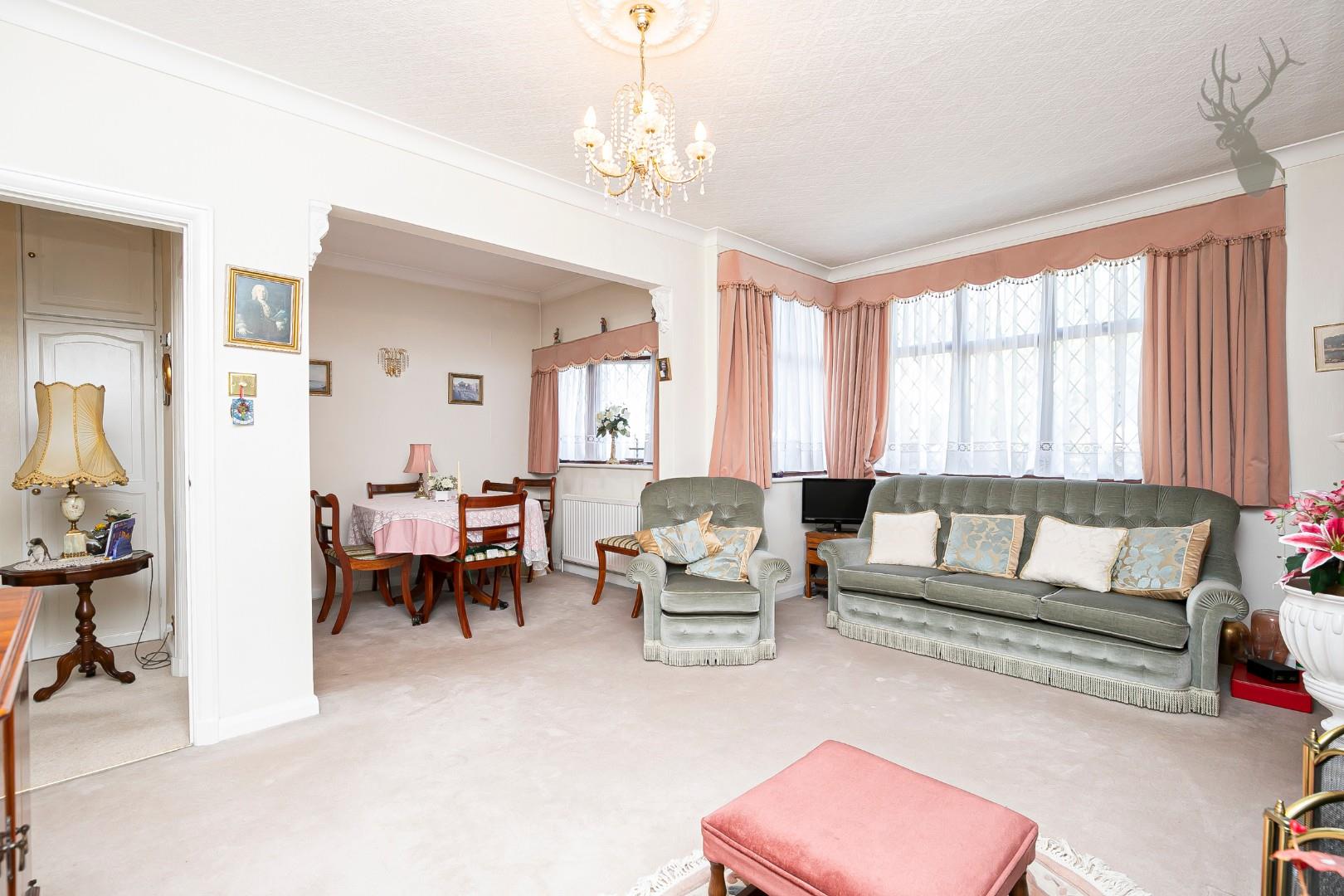 Property For Sale Woodland Way, Theydon Bois, CM16 2 Bedroom House