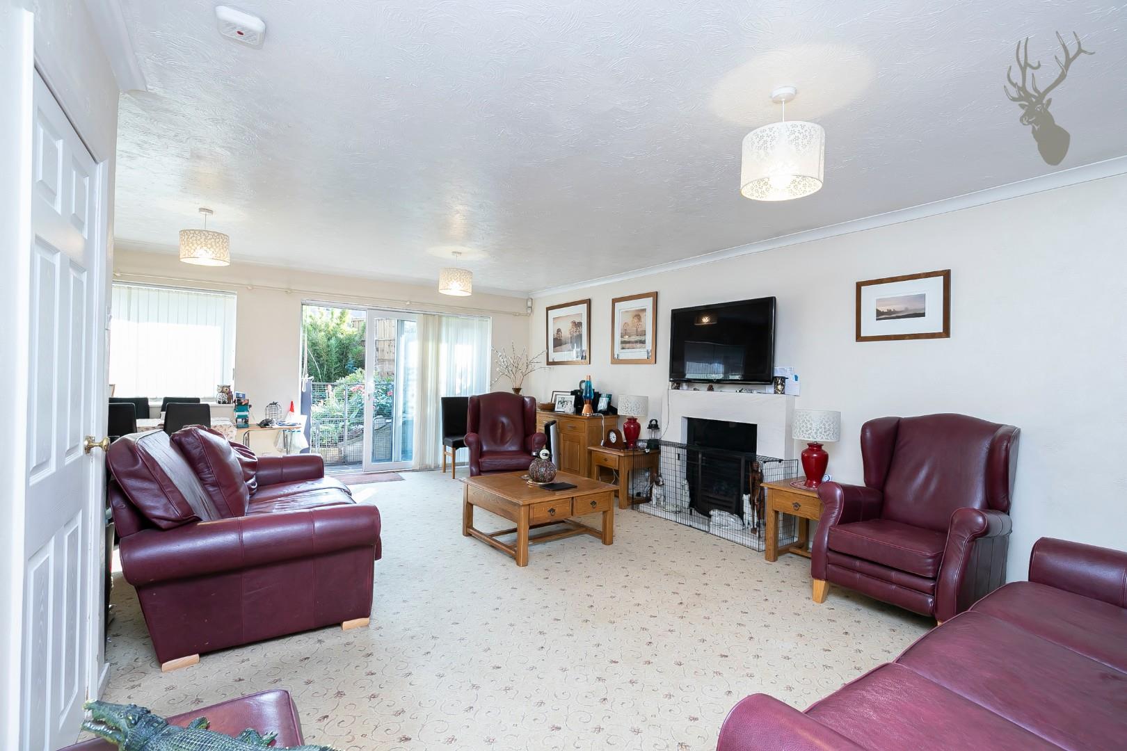 Property For Sale Dukes Avenue, Theydon Bois, CM16 3 Bedroom Bungalow