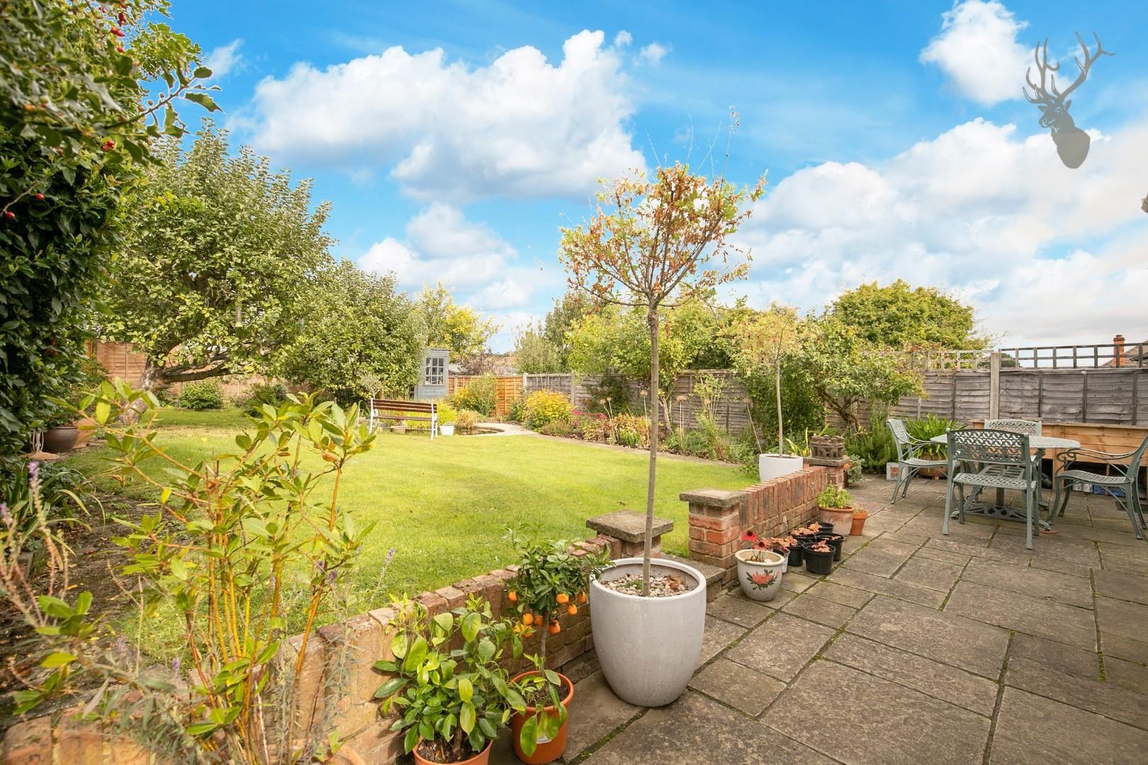 Property For Sale Roundmead Avenue, Loughton, IG10 3 Bedroom House