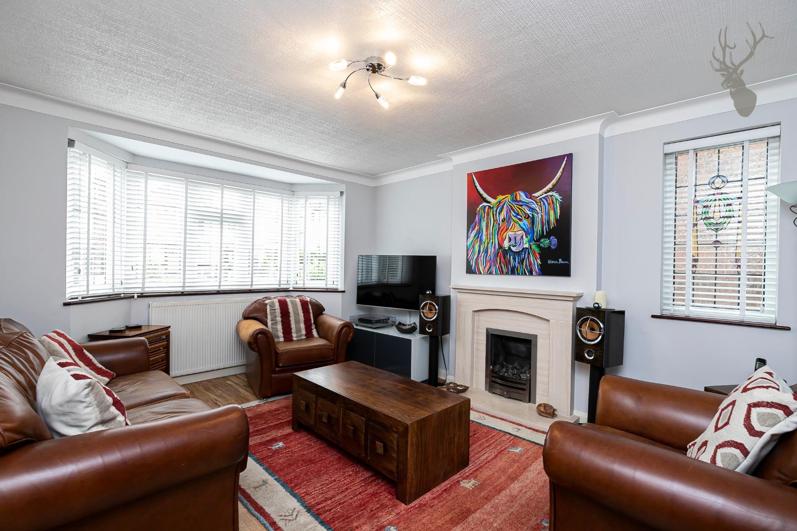 Property For Sale Roundmead Avenue, Loughton, IG10 3 Bedroom House