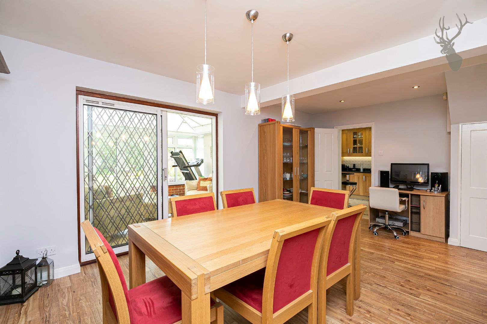 Property For Sale Roundmead Avenue, Loughton, IG10 3 Bedroom House