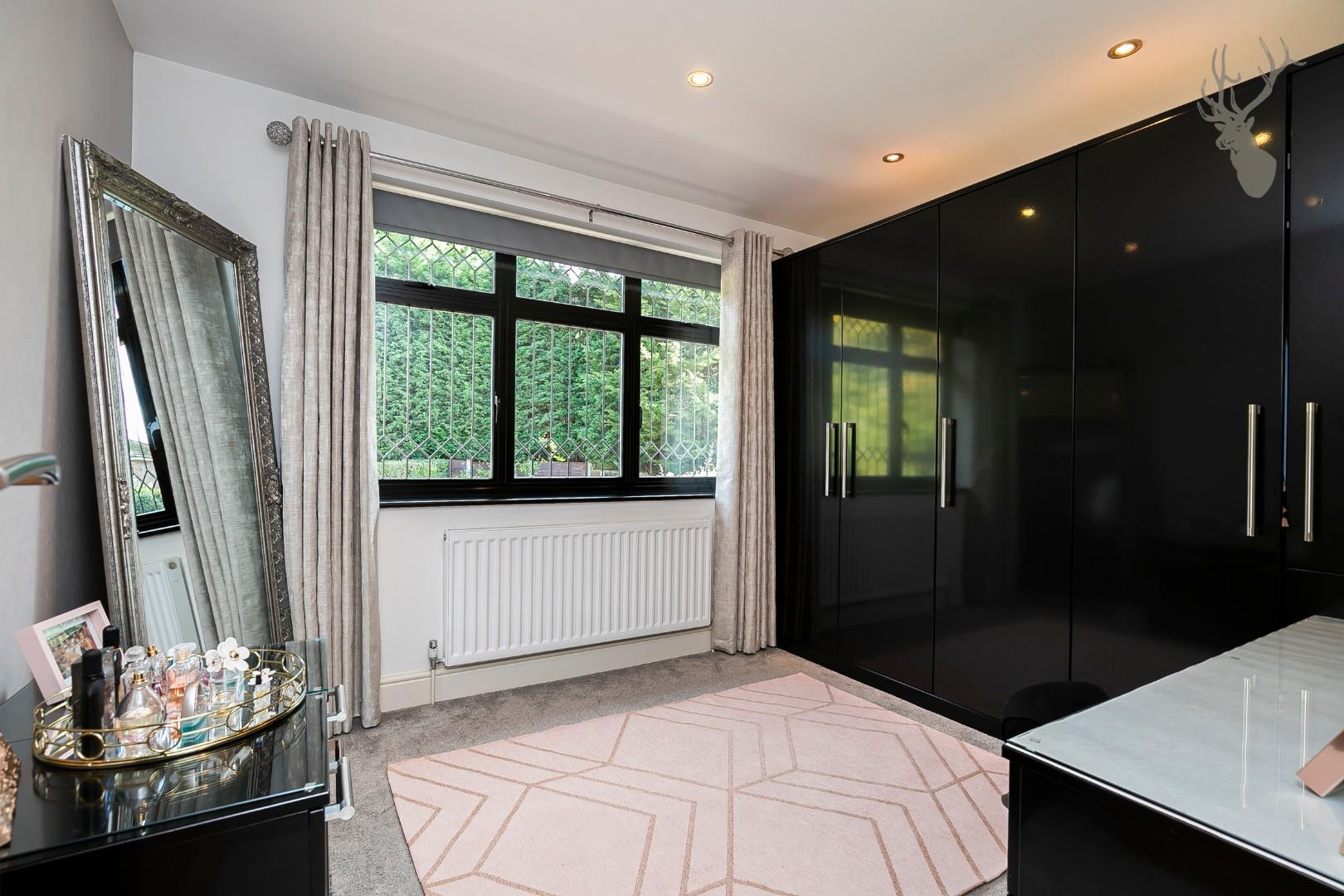 Property For Sale Tycehurst Hill, Loughton, IG10 6 Bedroom House