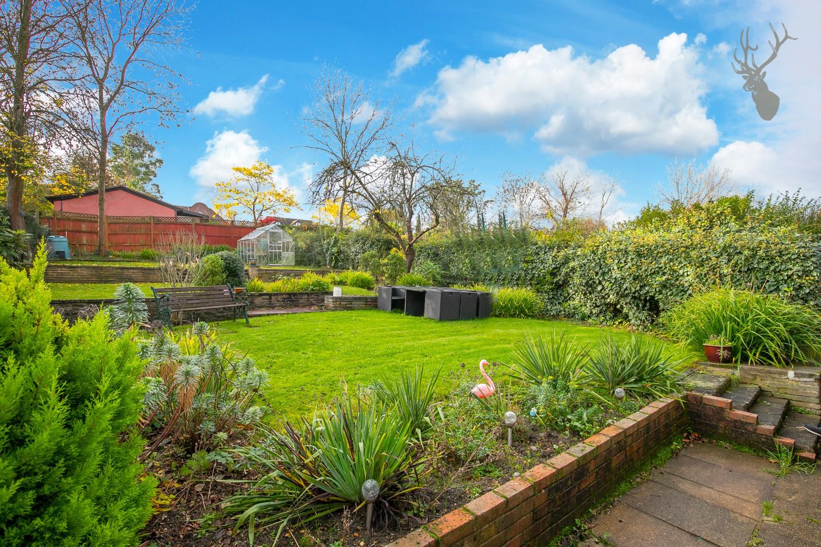 Property For Sale Lechmere Avenue, Chigwell, IG7 4 Bedroom Chalet