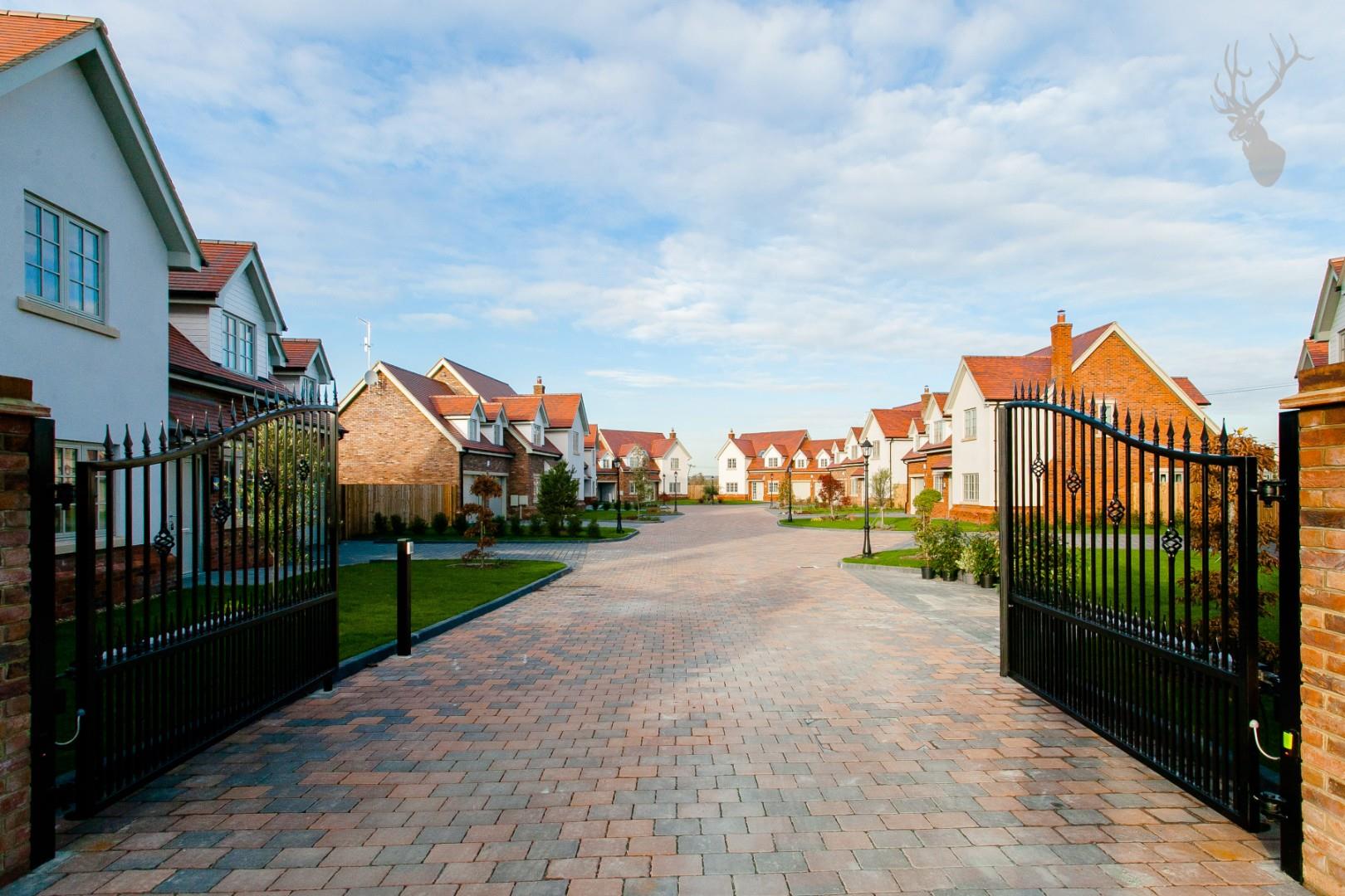 Property For Sale Avey Lane, Waltham Abbey, EN9 5 Bedroom House